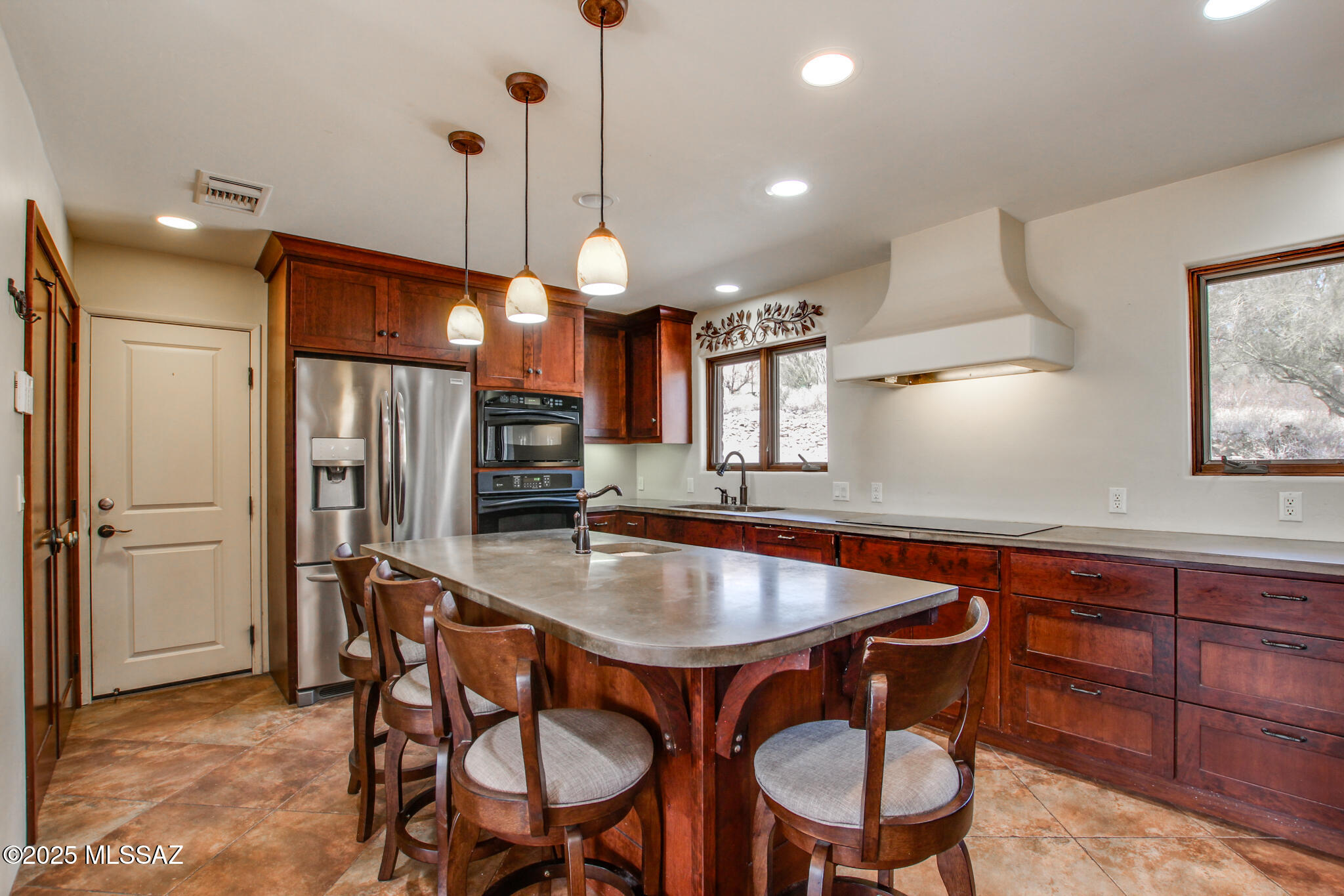 1632 E Calle El Cid