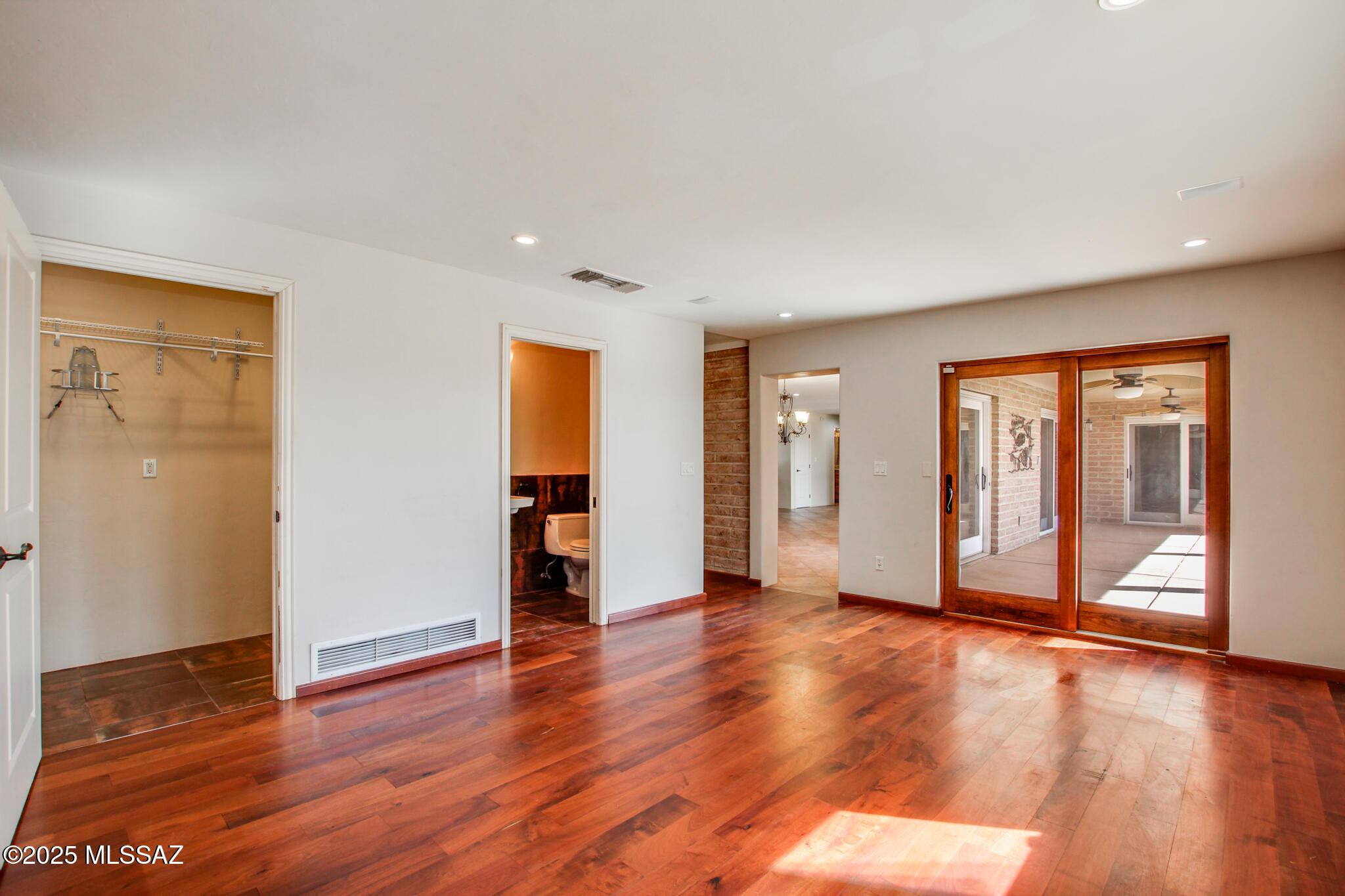 1632 E Calle El Cid