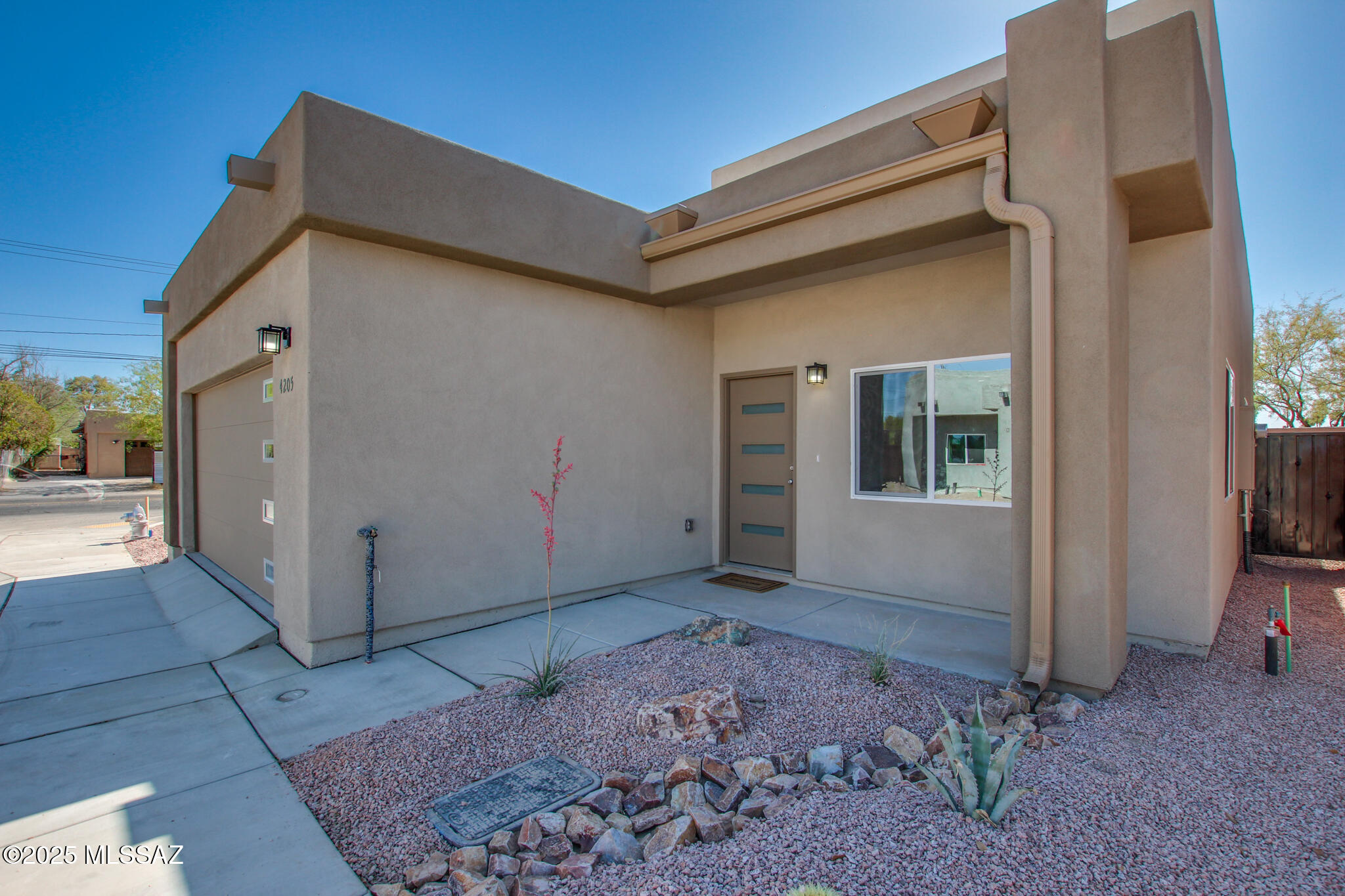 4205 N Lulu Court