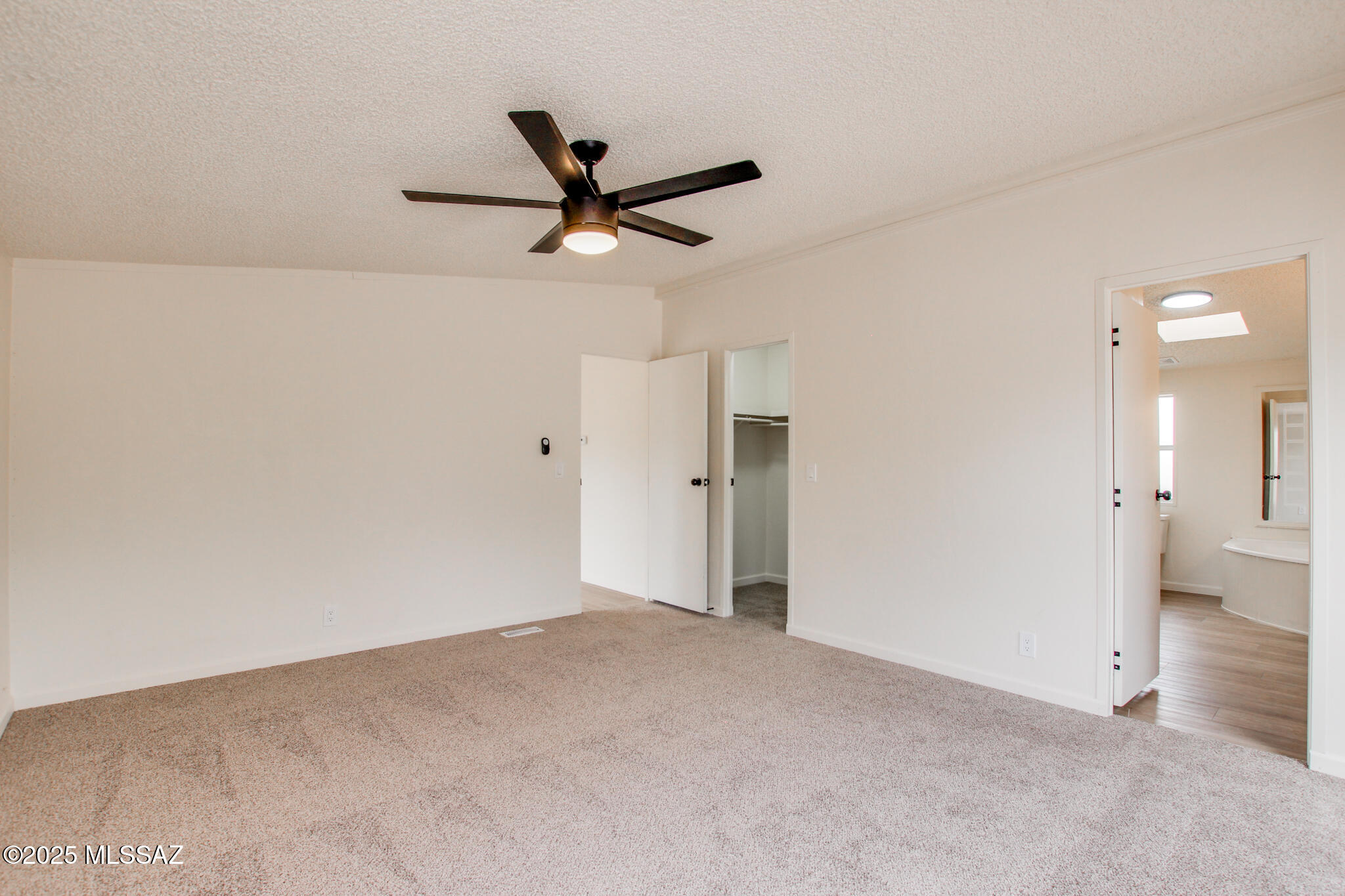 2325 W 40th Street