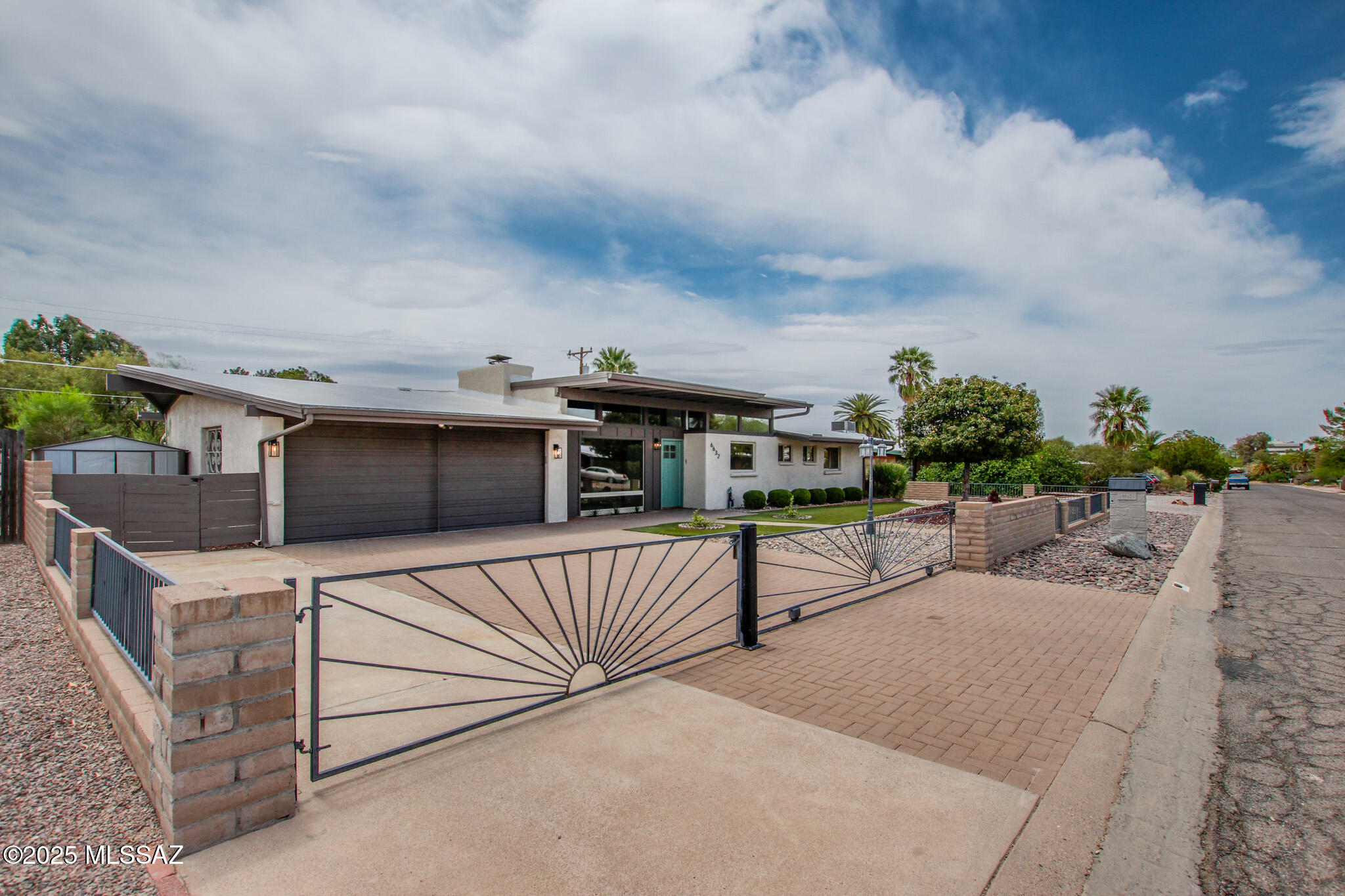 6632 E Calle De San Alberto