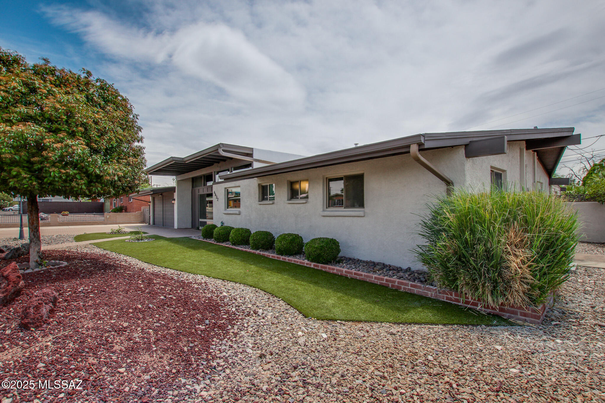 6632 E Calle De San Alberto
