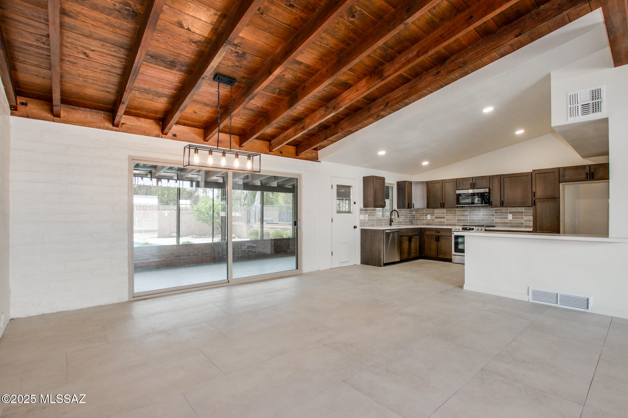 6632 E Calle De San Alberto