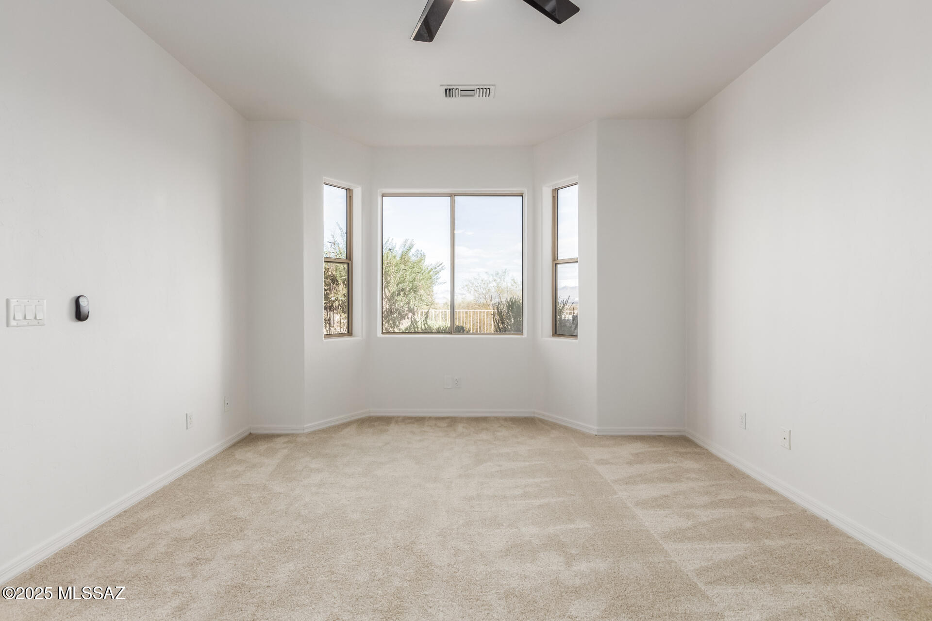 692 N Cedar Bend Avenue