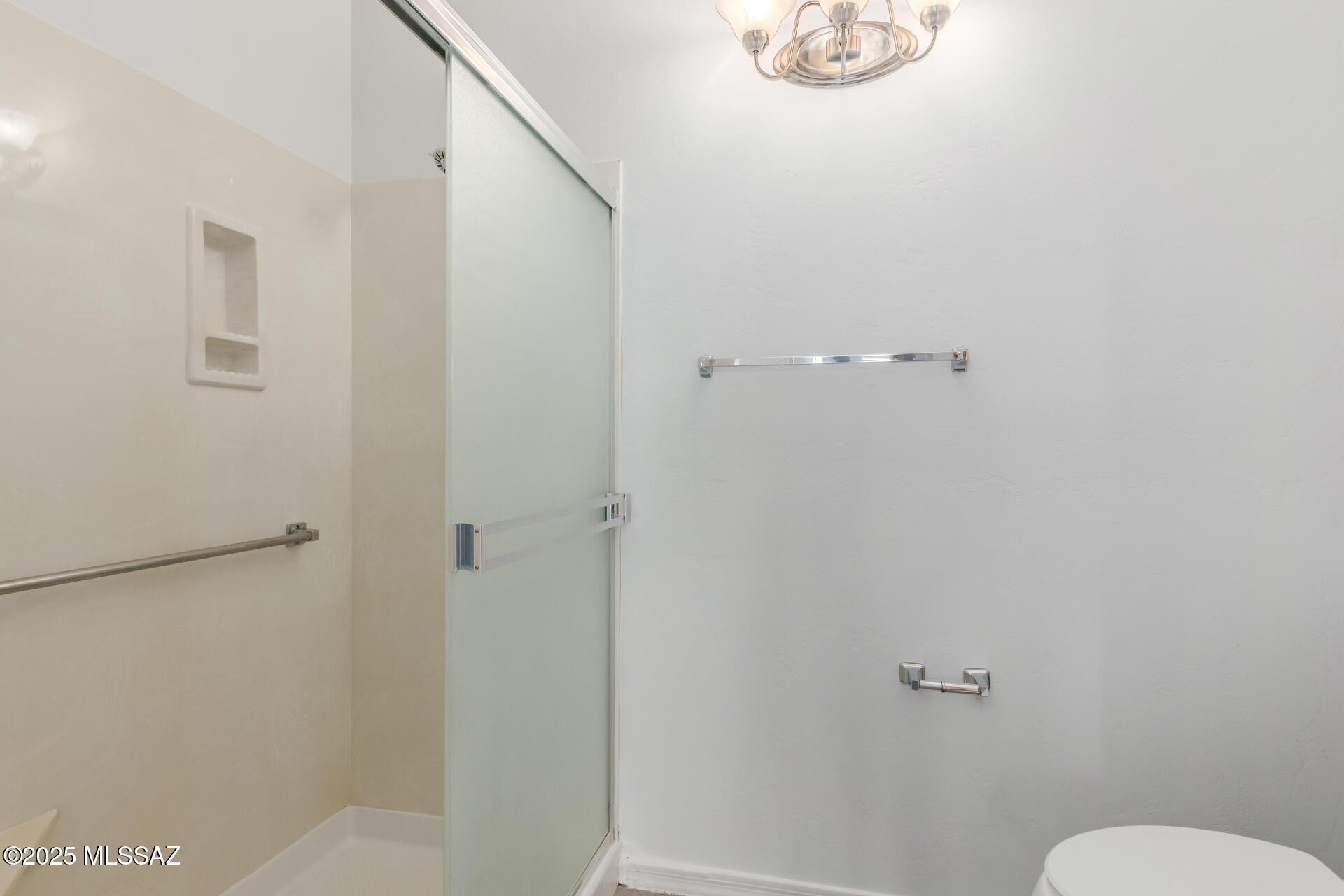 692 N Cedar Bend Avenue