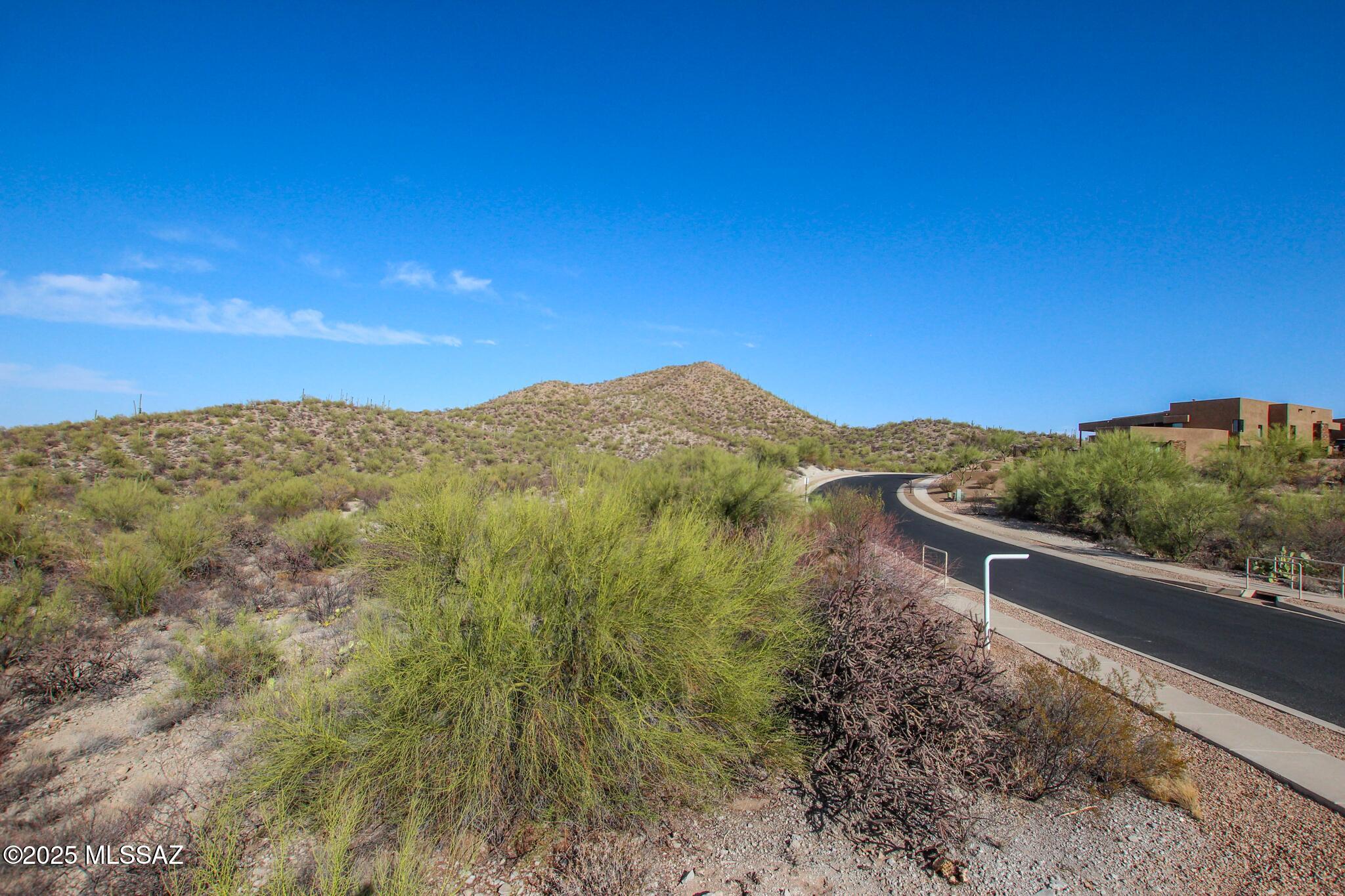 3152 W Tumamoc Drive Unit: 8