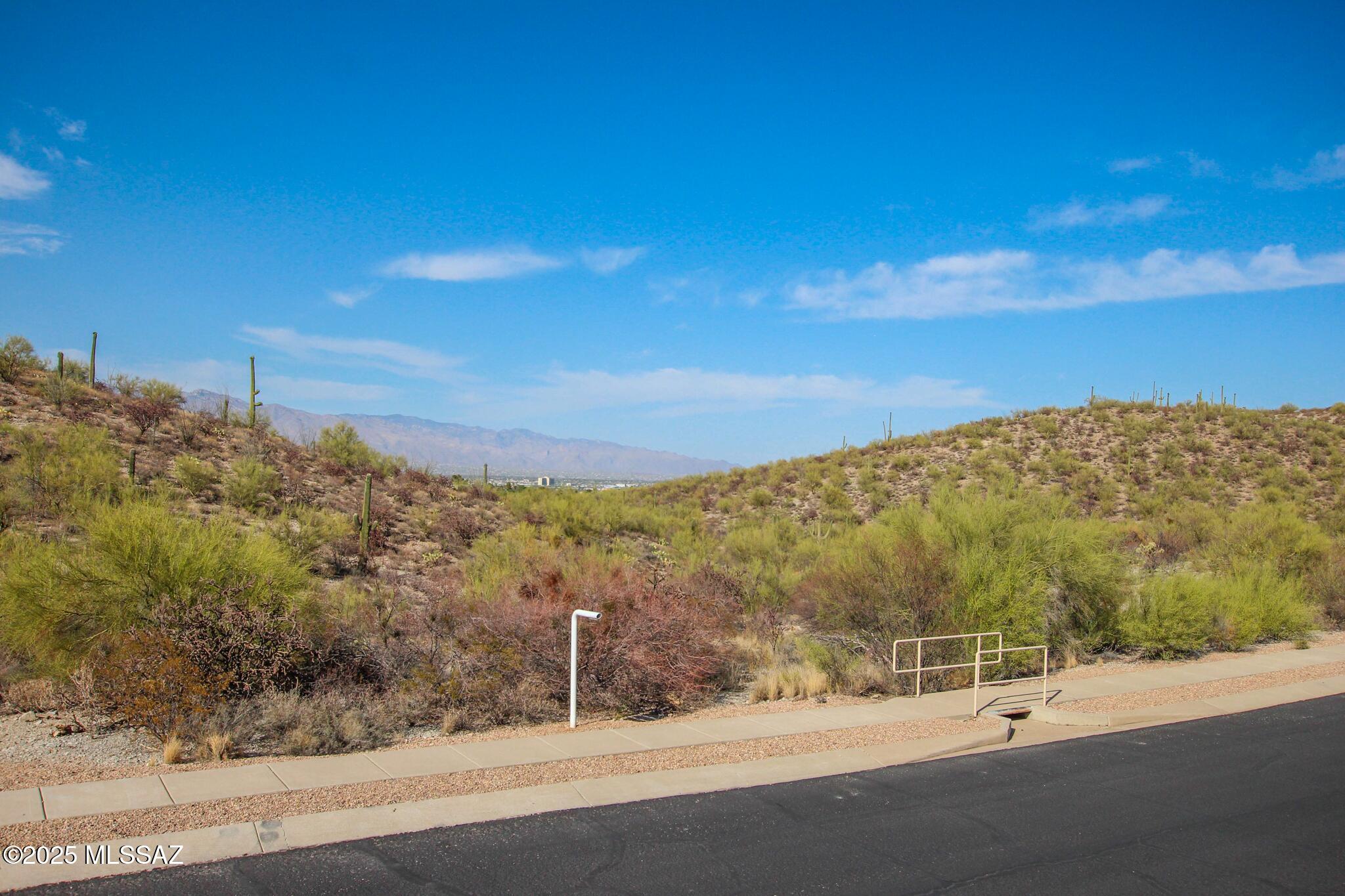 3152 W Tumamoc Drive Unit: 8
