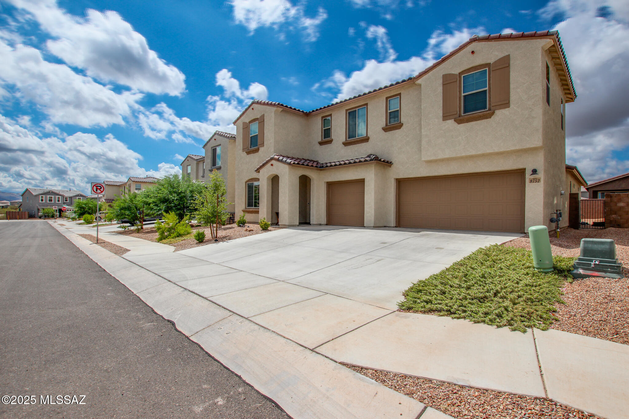 9752 E Carr Peak Trail