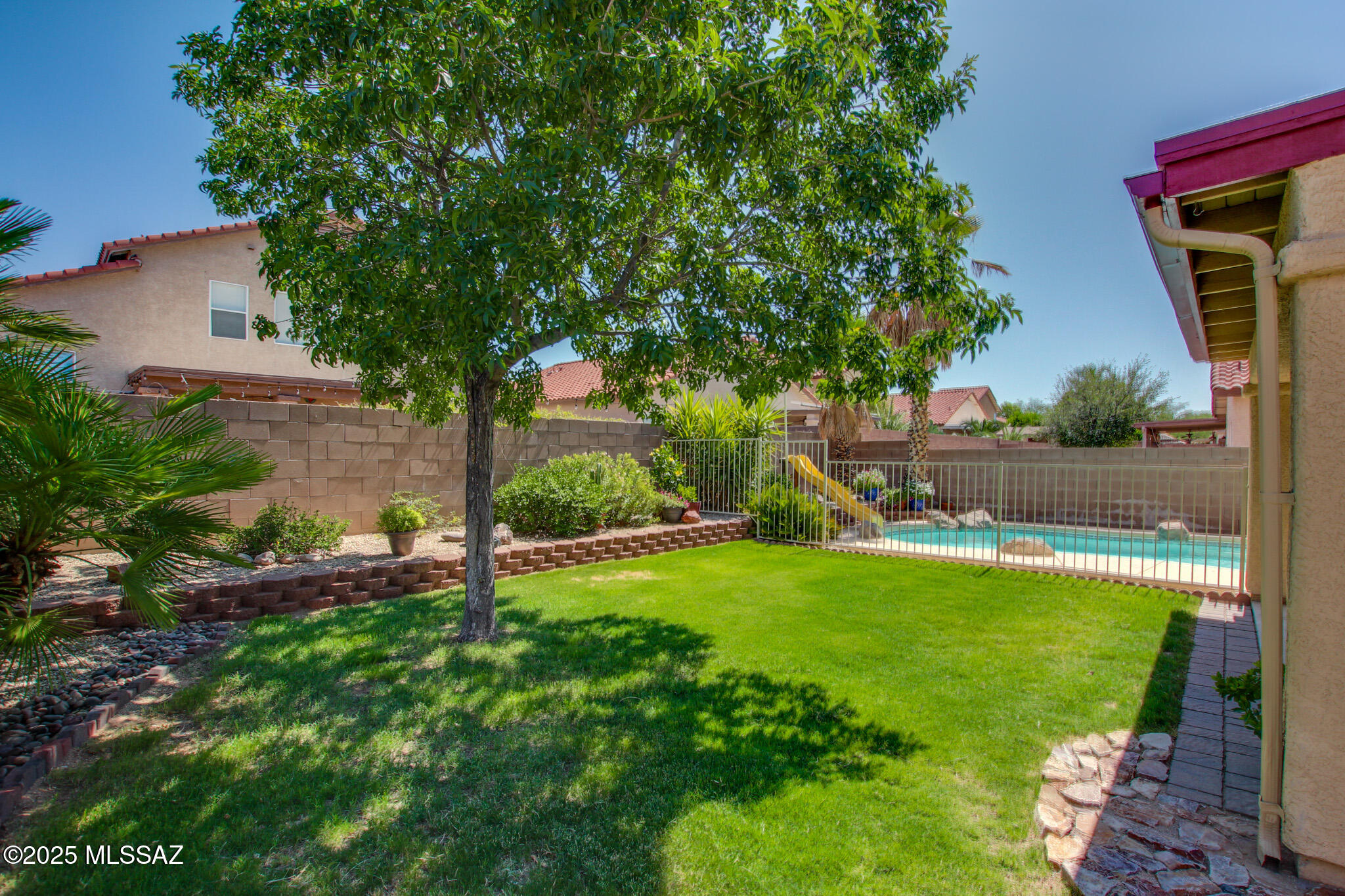 9039 E Autumn Sage Street