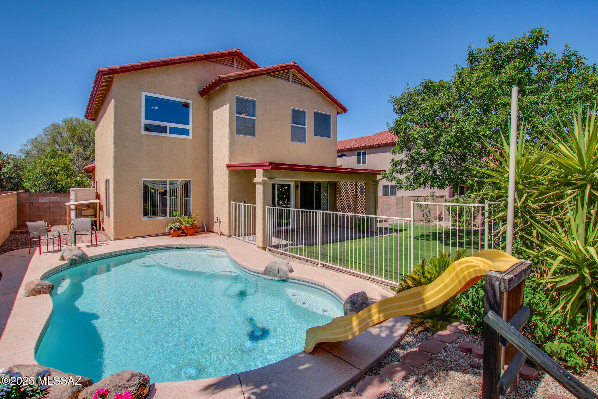 9039 E Autumn Sage Street