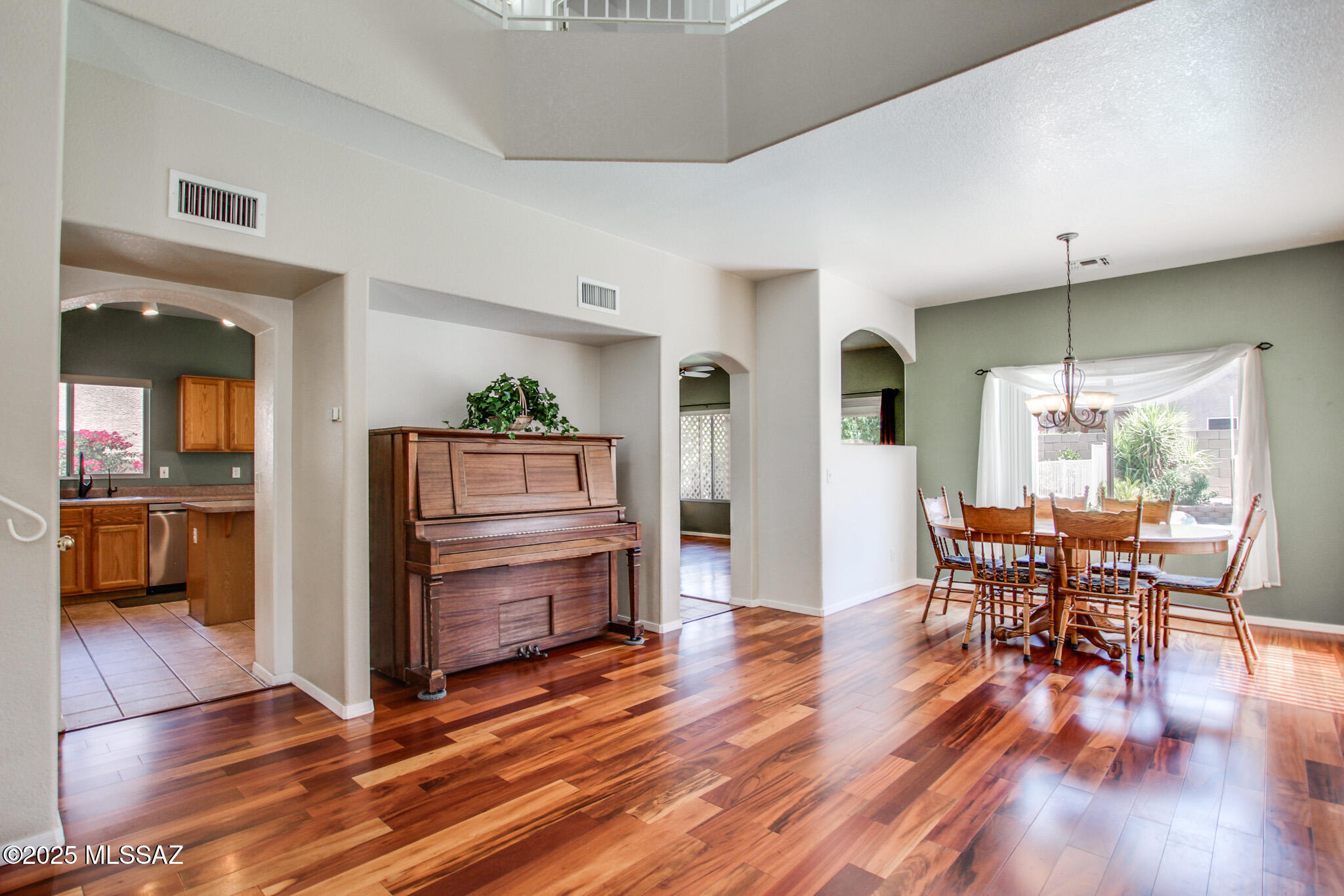 9039 E Autumn Sage Street