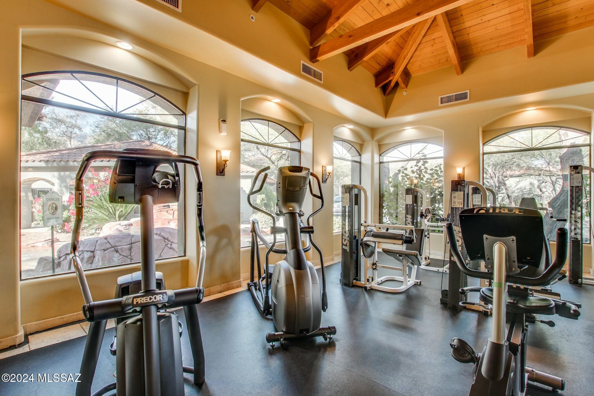 5751 N Kolb Road Unit: 39202