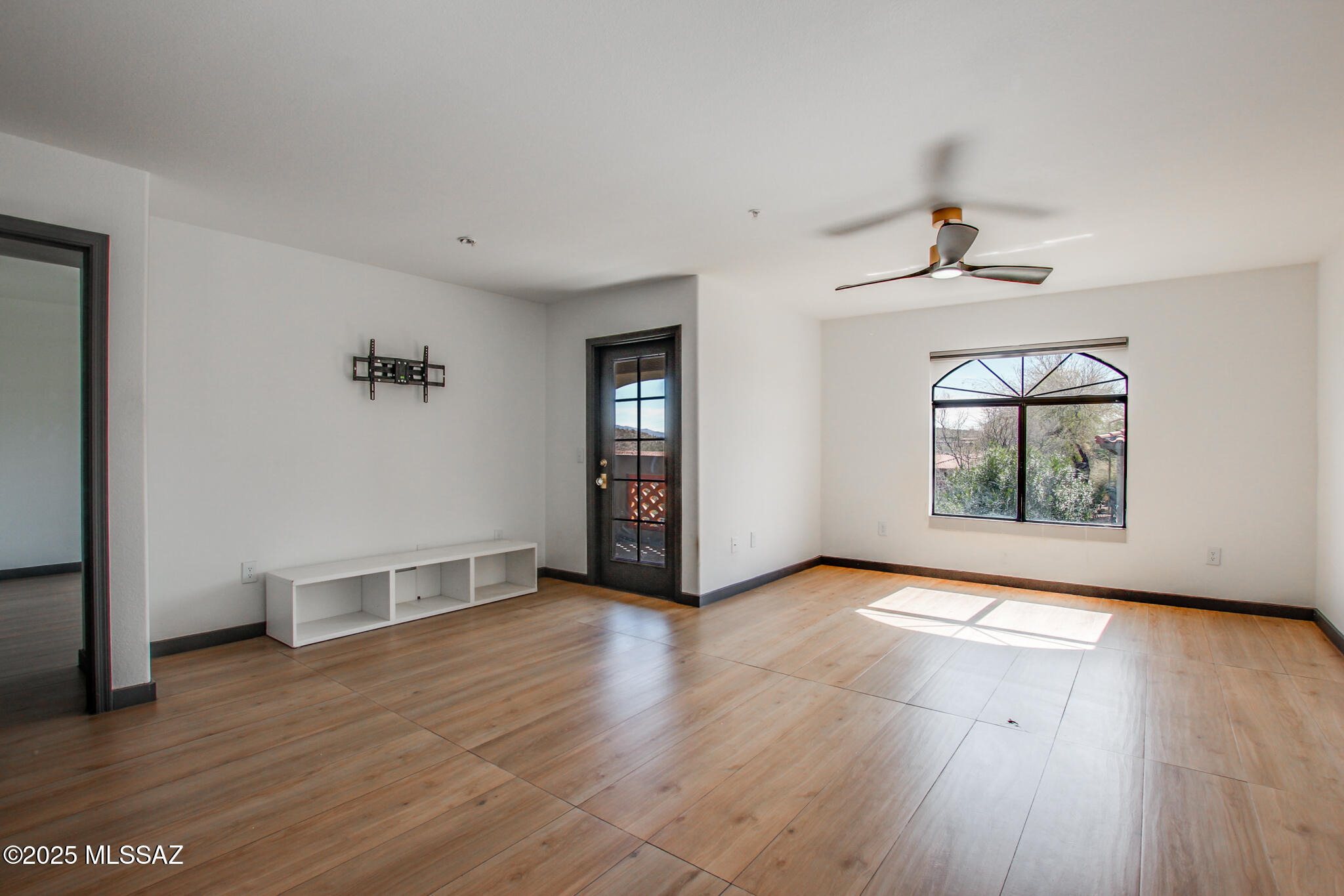 5751 N Kolb Road Unit: 39202