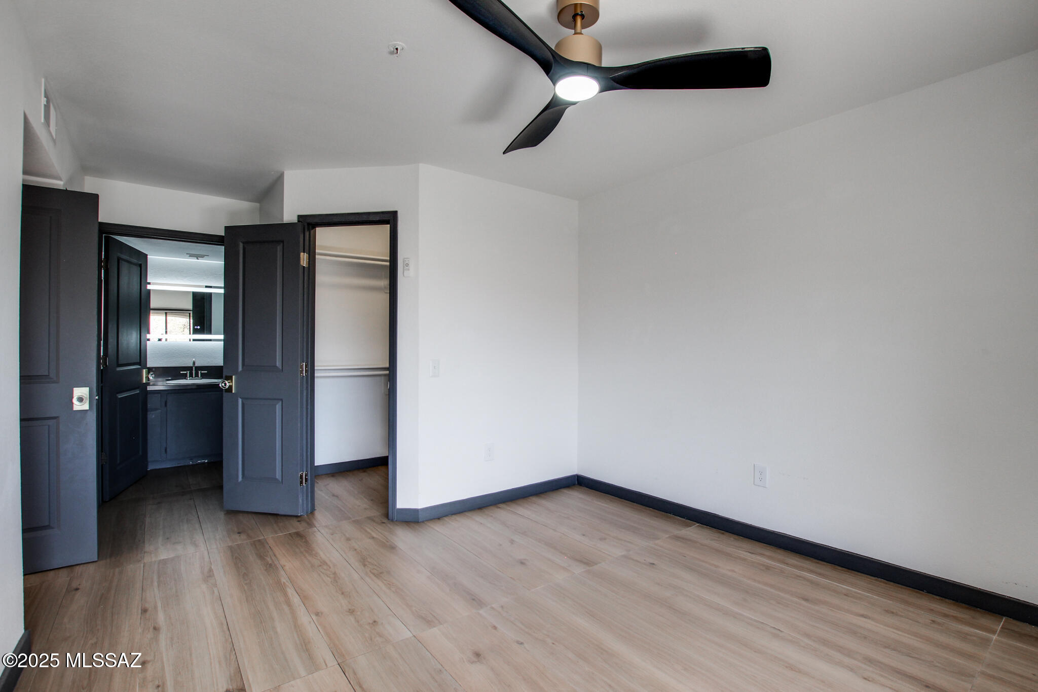 5751 N Kolb Road Unit: 39202