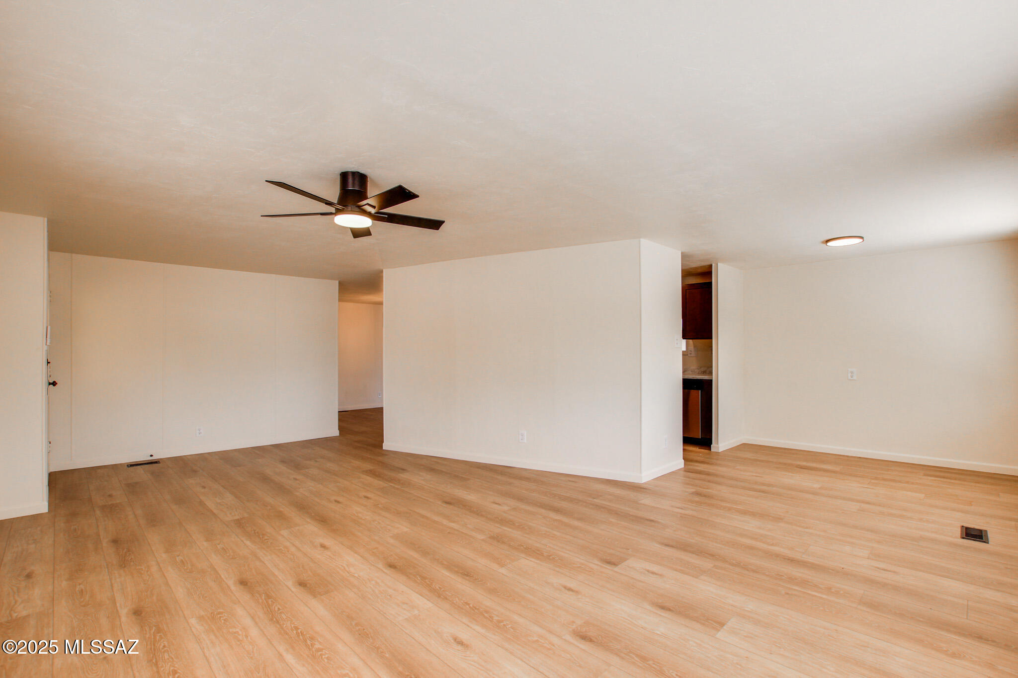 270 W Pinon
