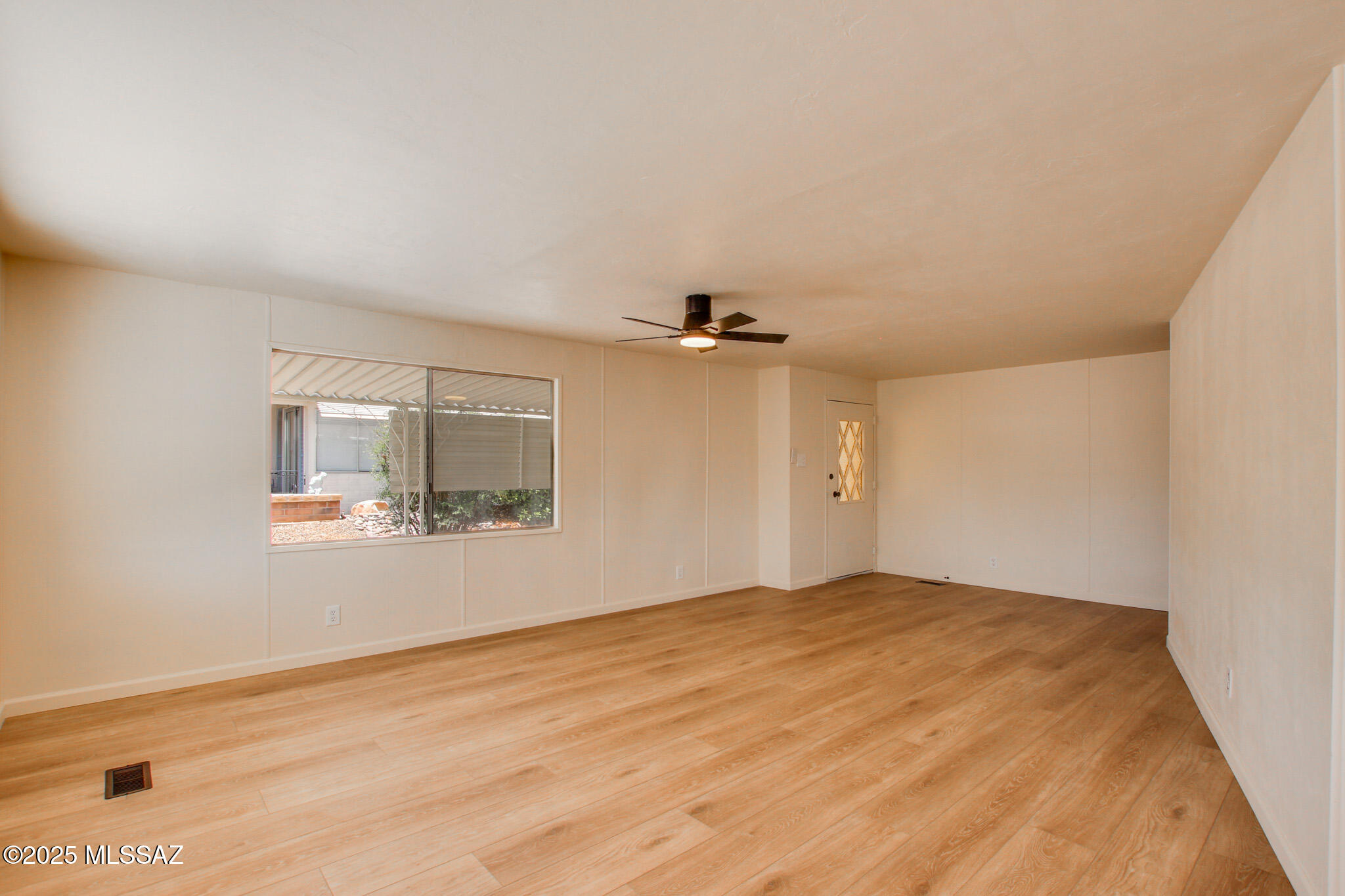 270 W Pinon