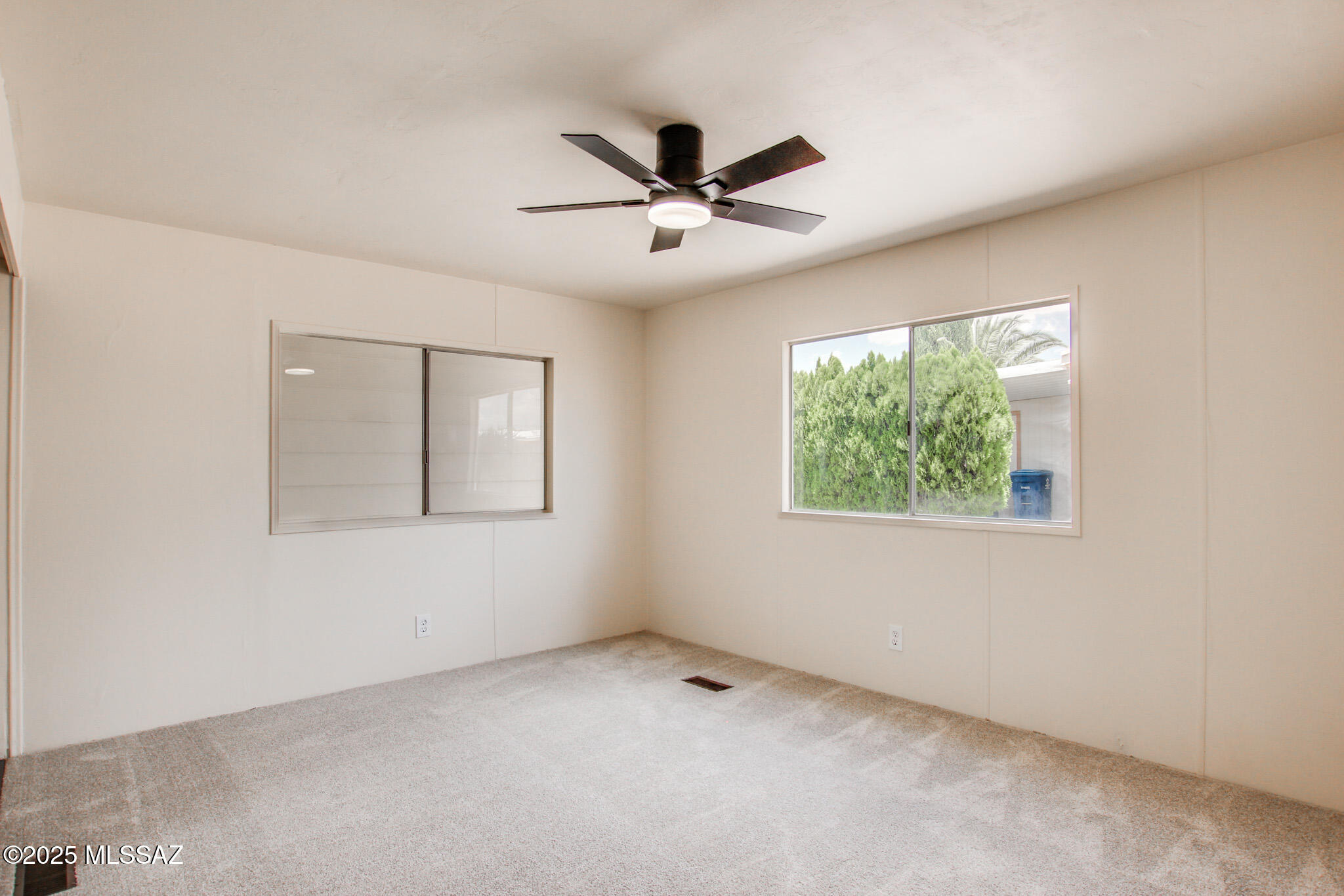 270 W Pinon