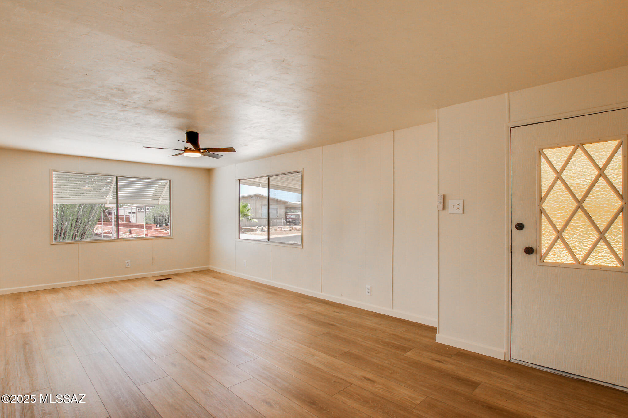270 W Pinon