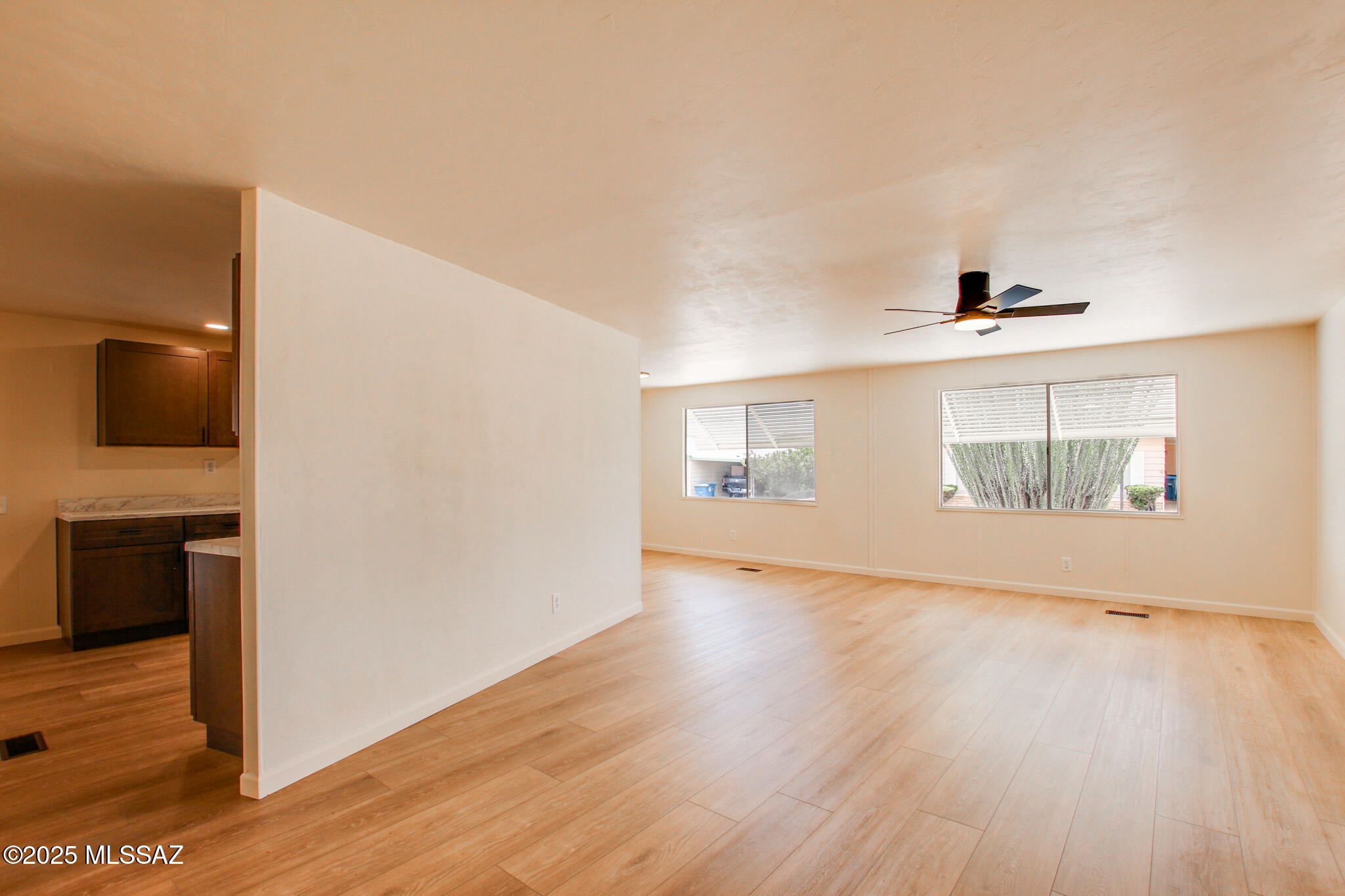 270 W Pinon