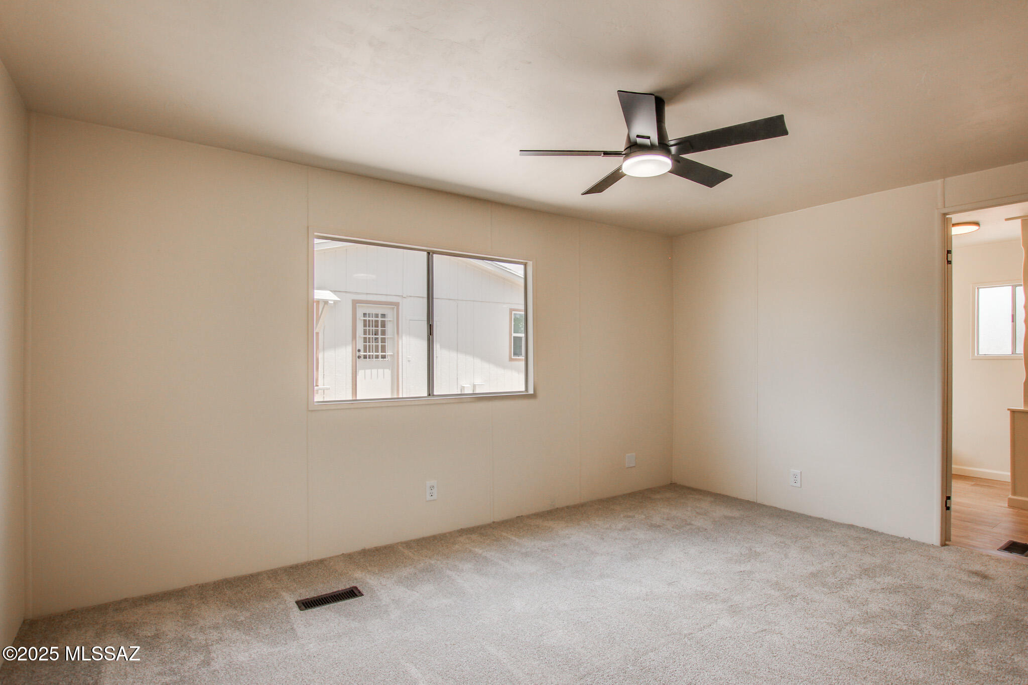270 W Pinon