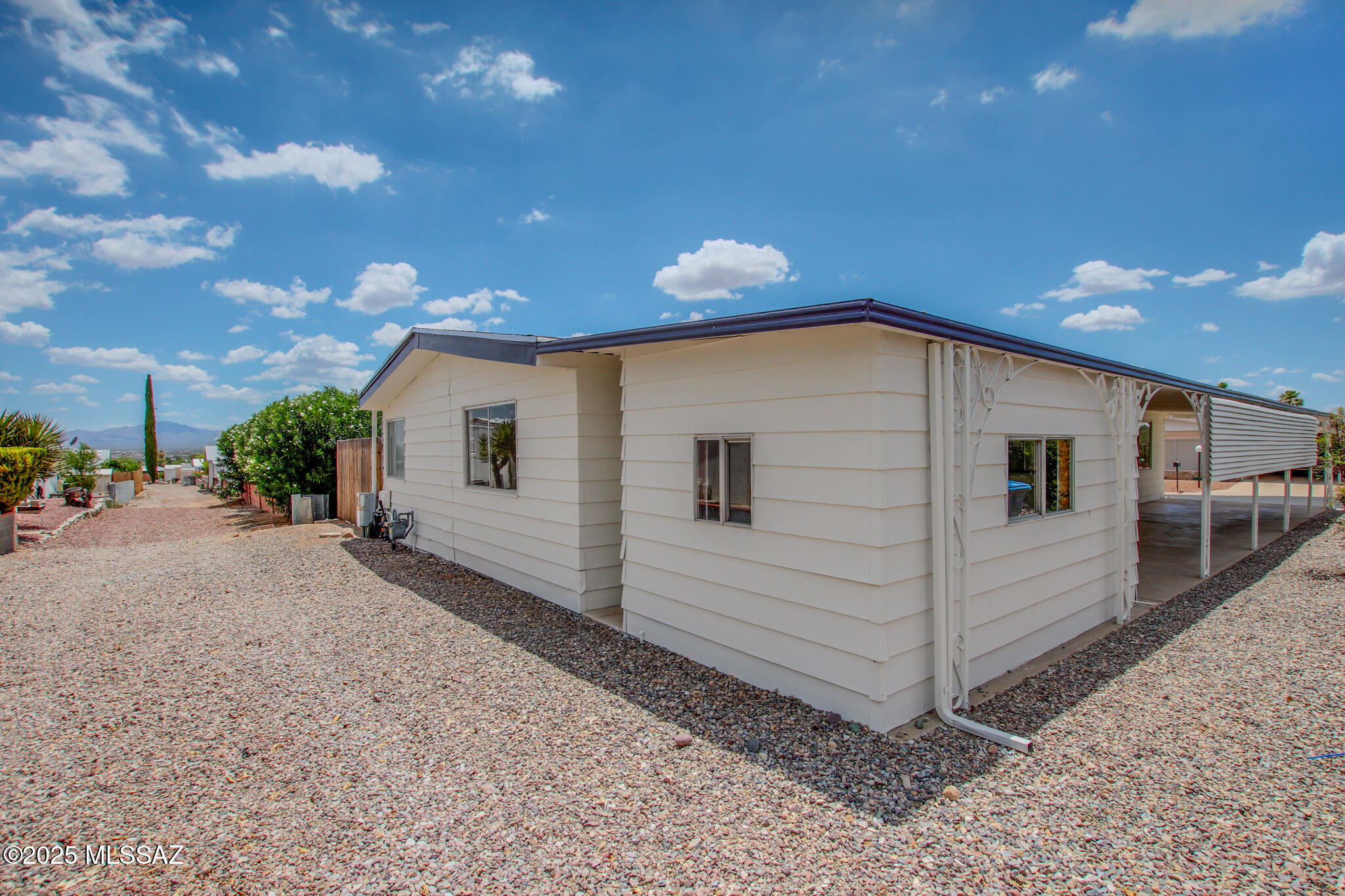 270 W Pinon
