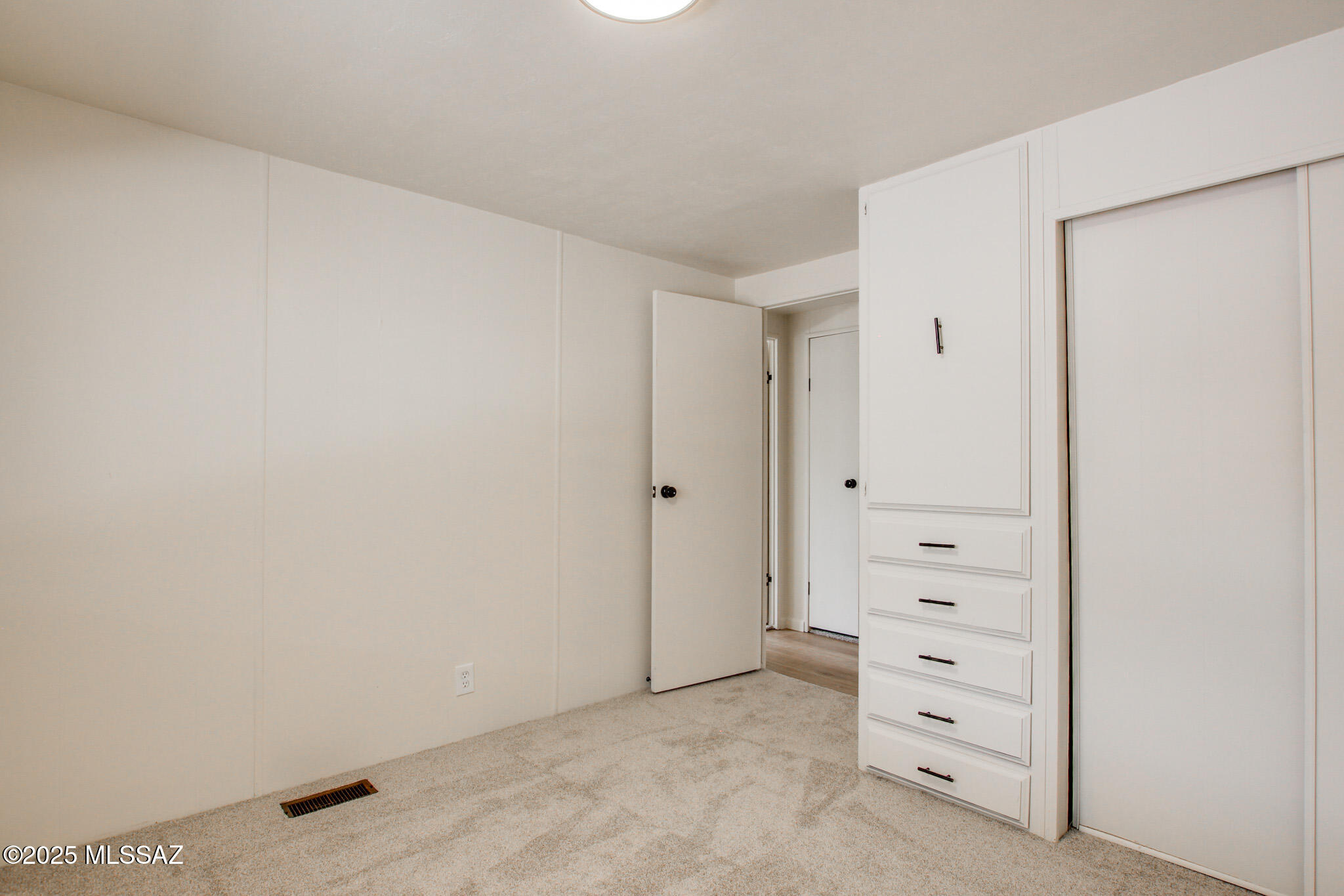 270 W Pinon