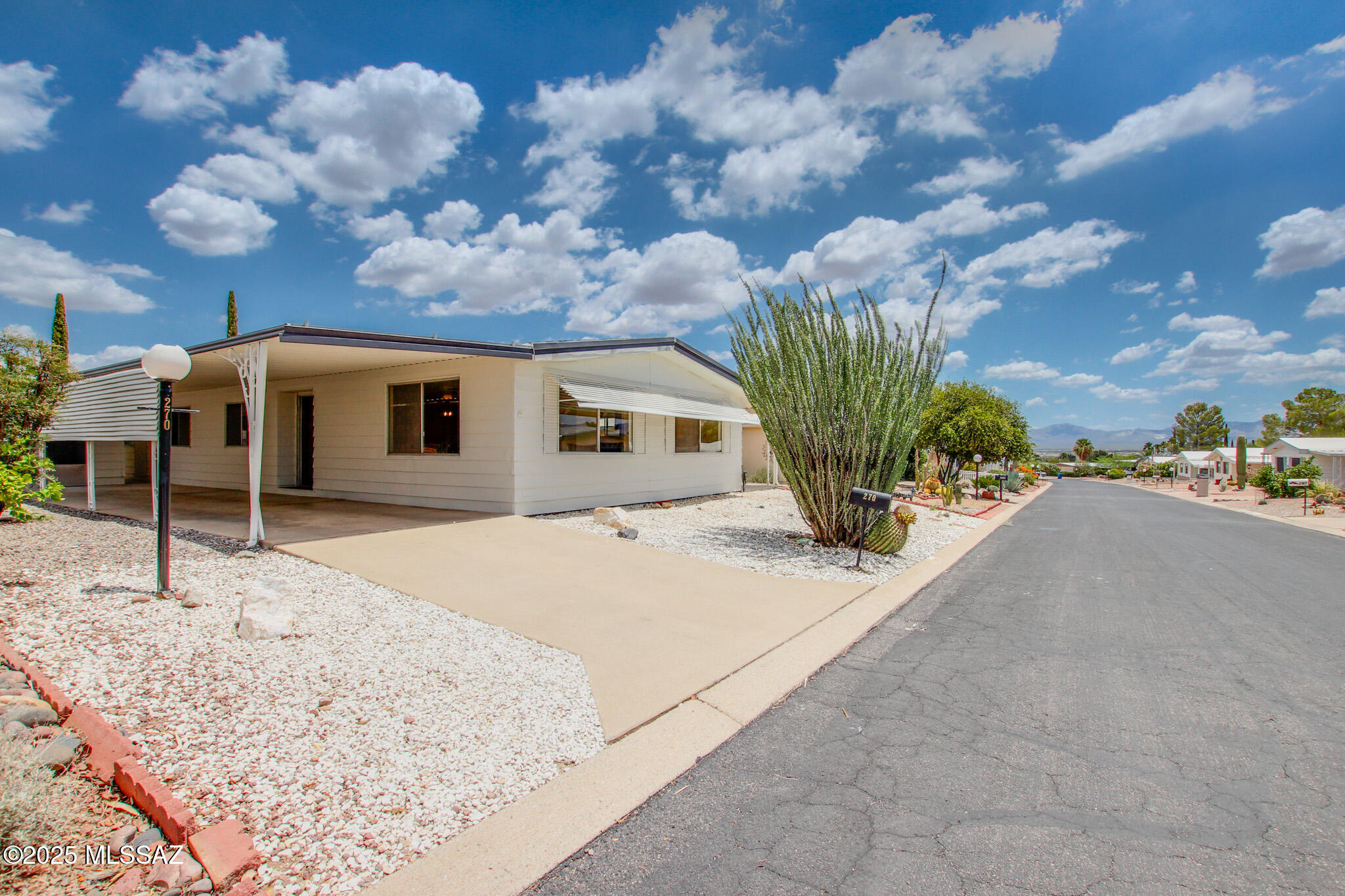 270 W Pinon