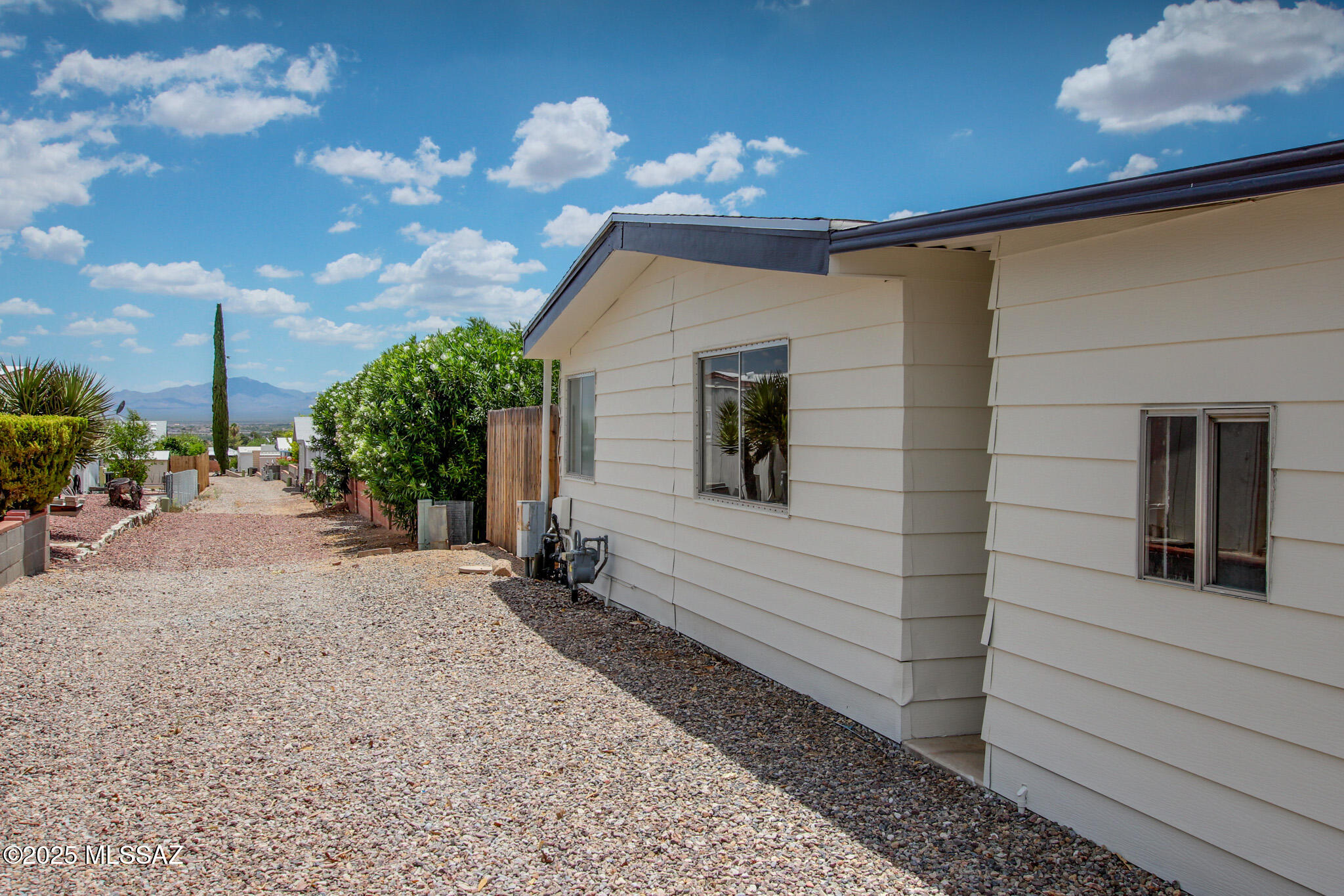 270 W Pinon