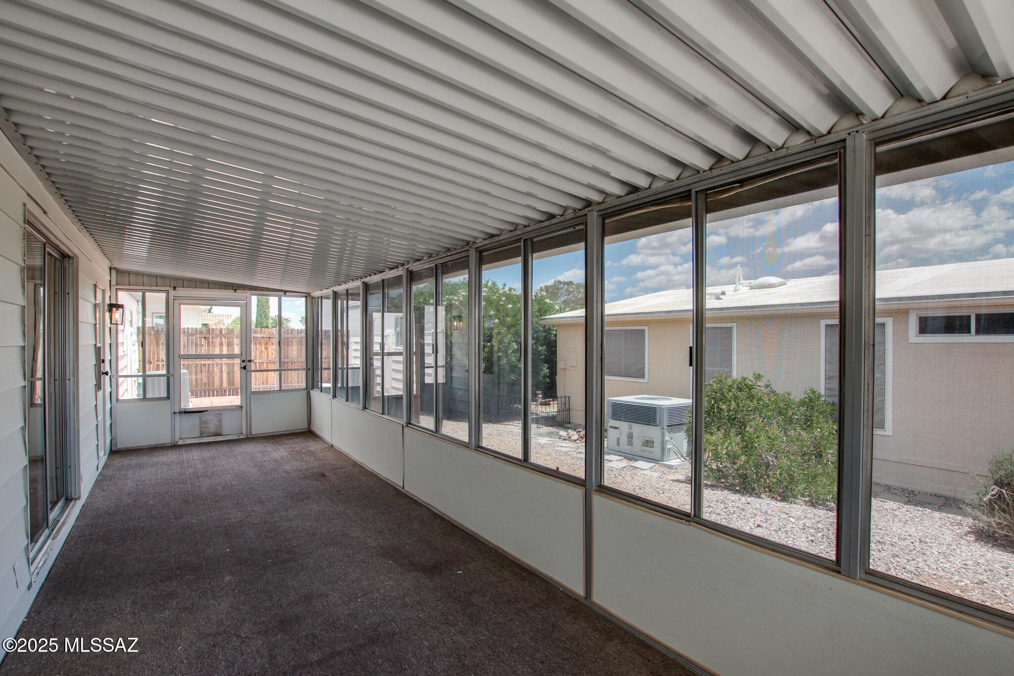 270 W Pinon
