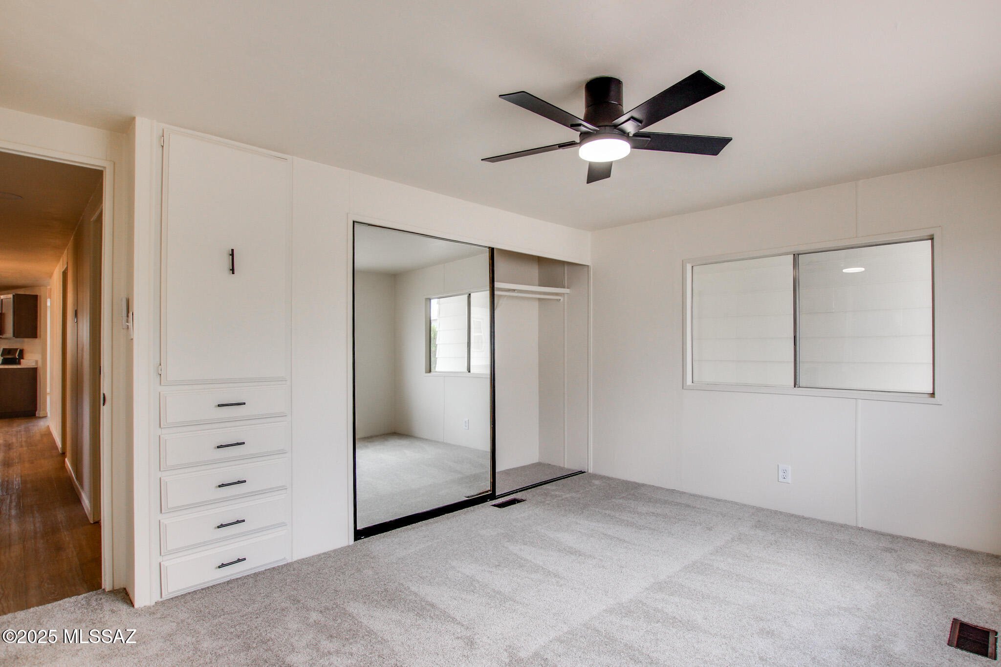 270 W Pinon