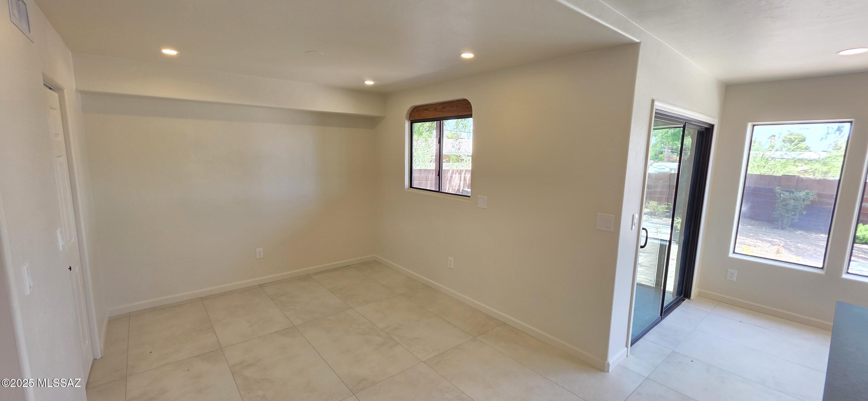 4033 W Isis Drive