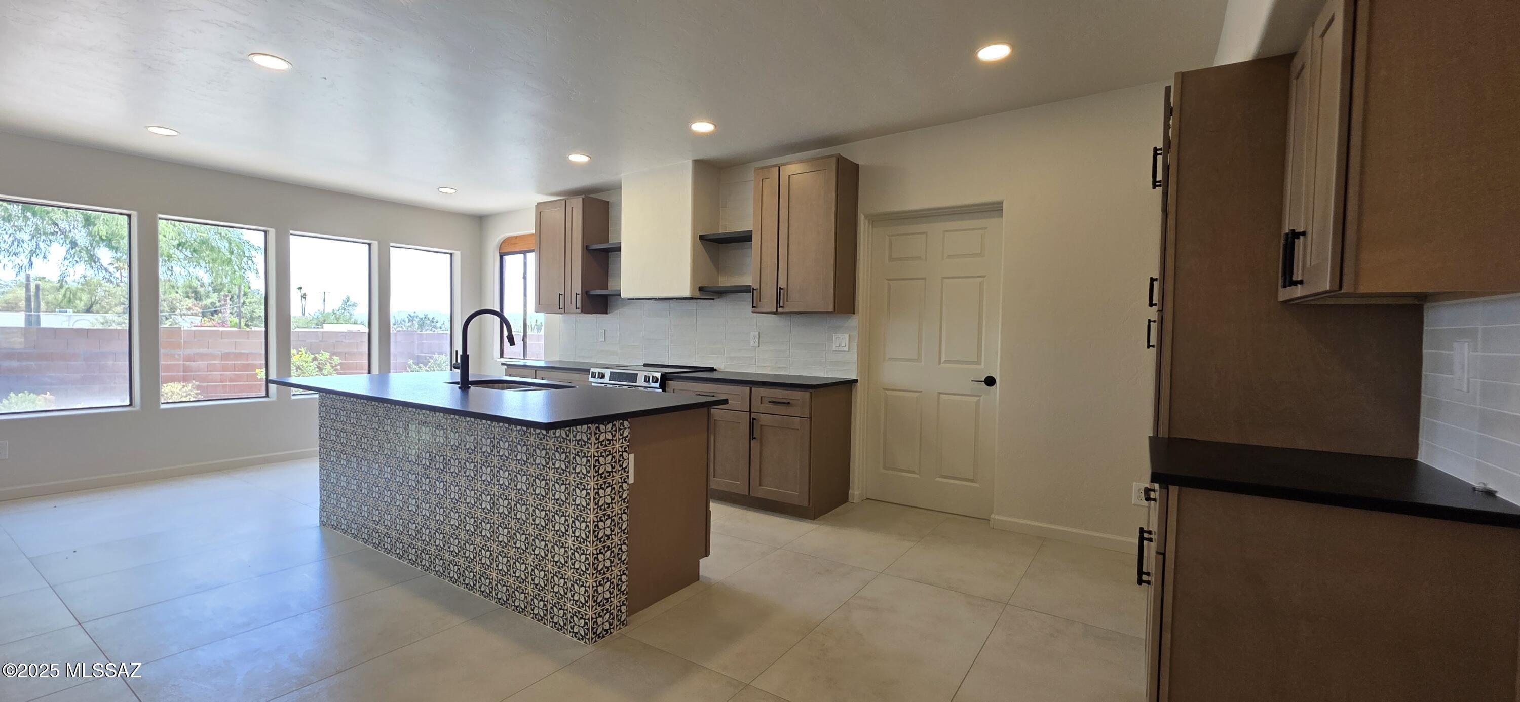 4033 W Isis Drive