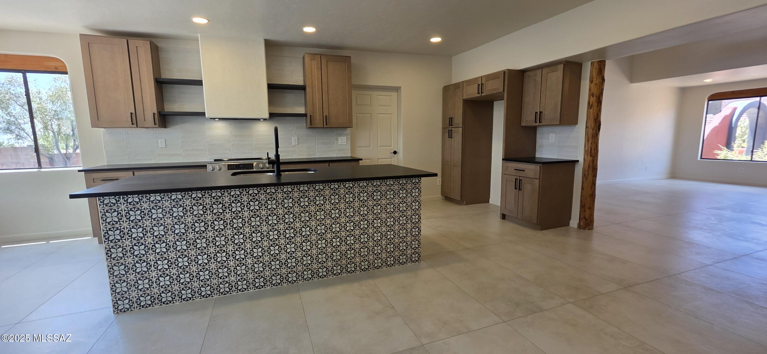 4033 W Isis Drive