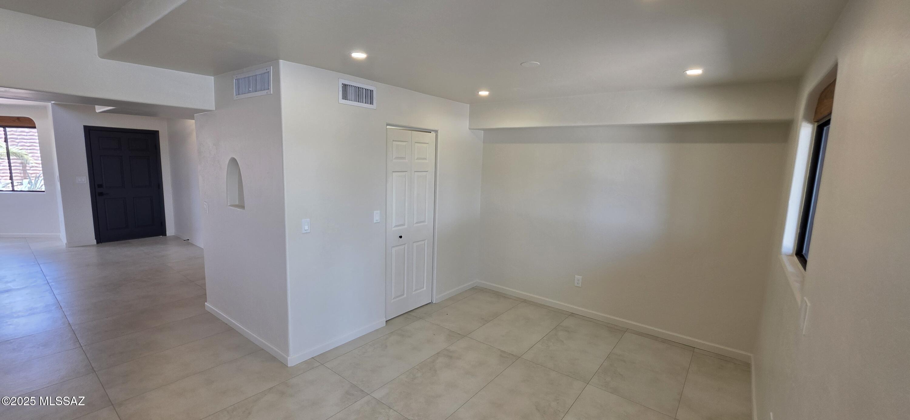 4033 W Isis Drive