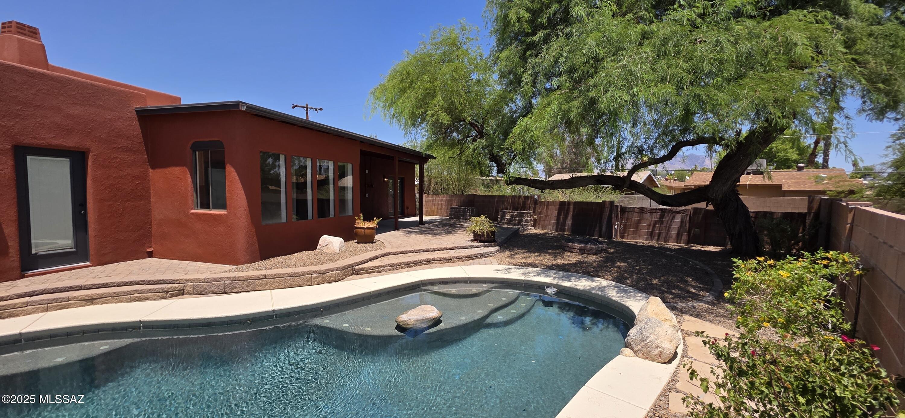 4033 W Isis Drive