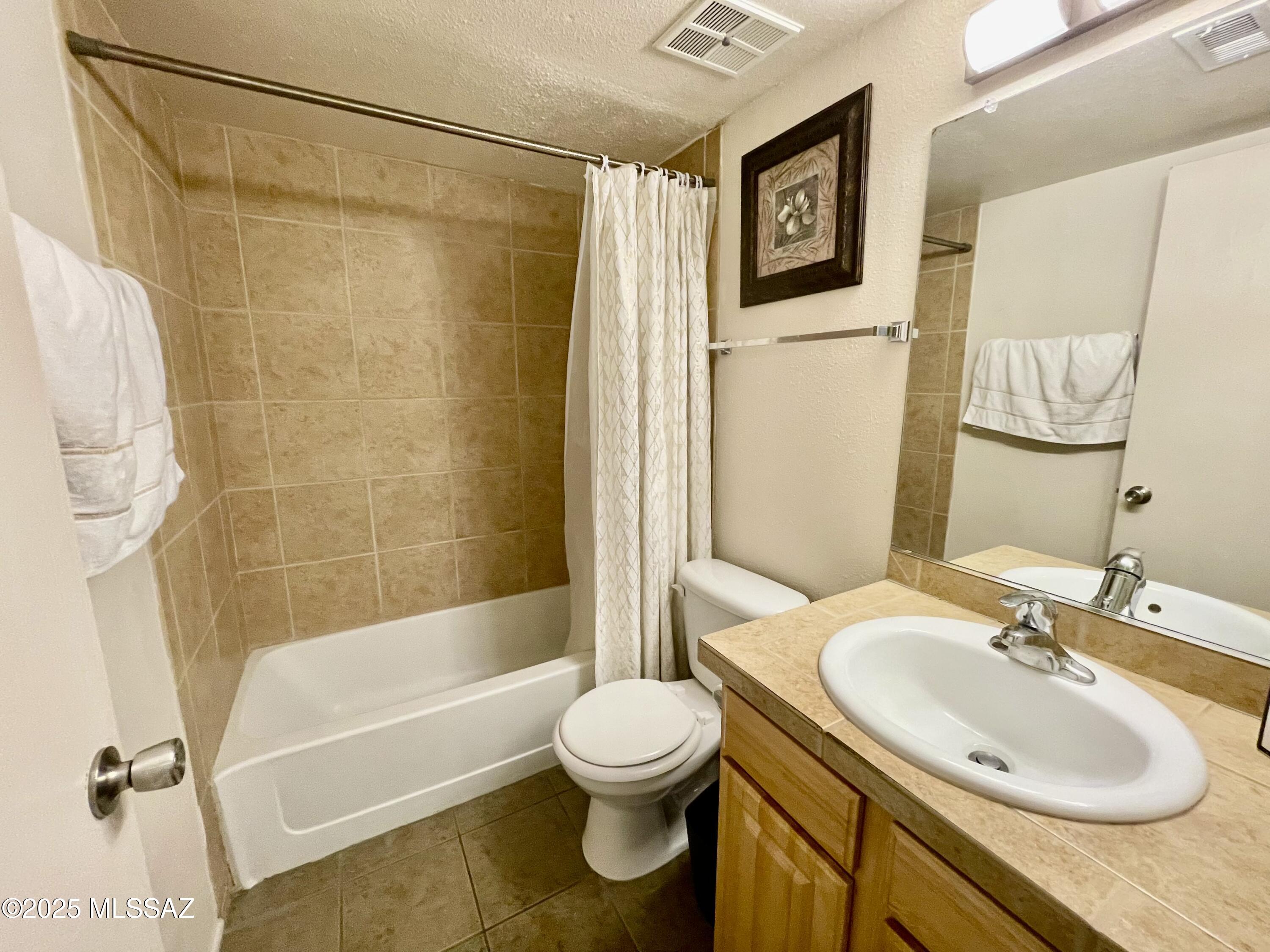 1810 E Blacklidge Drive Unit: 415