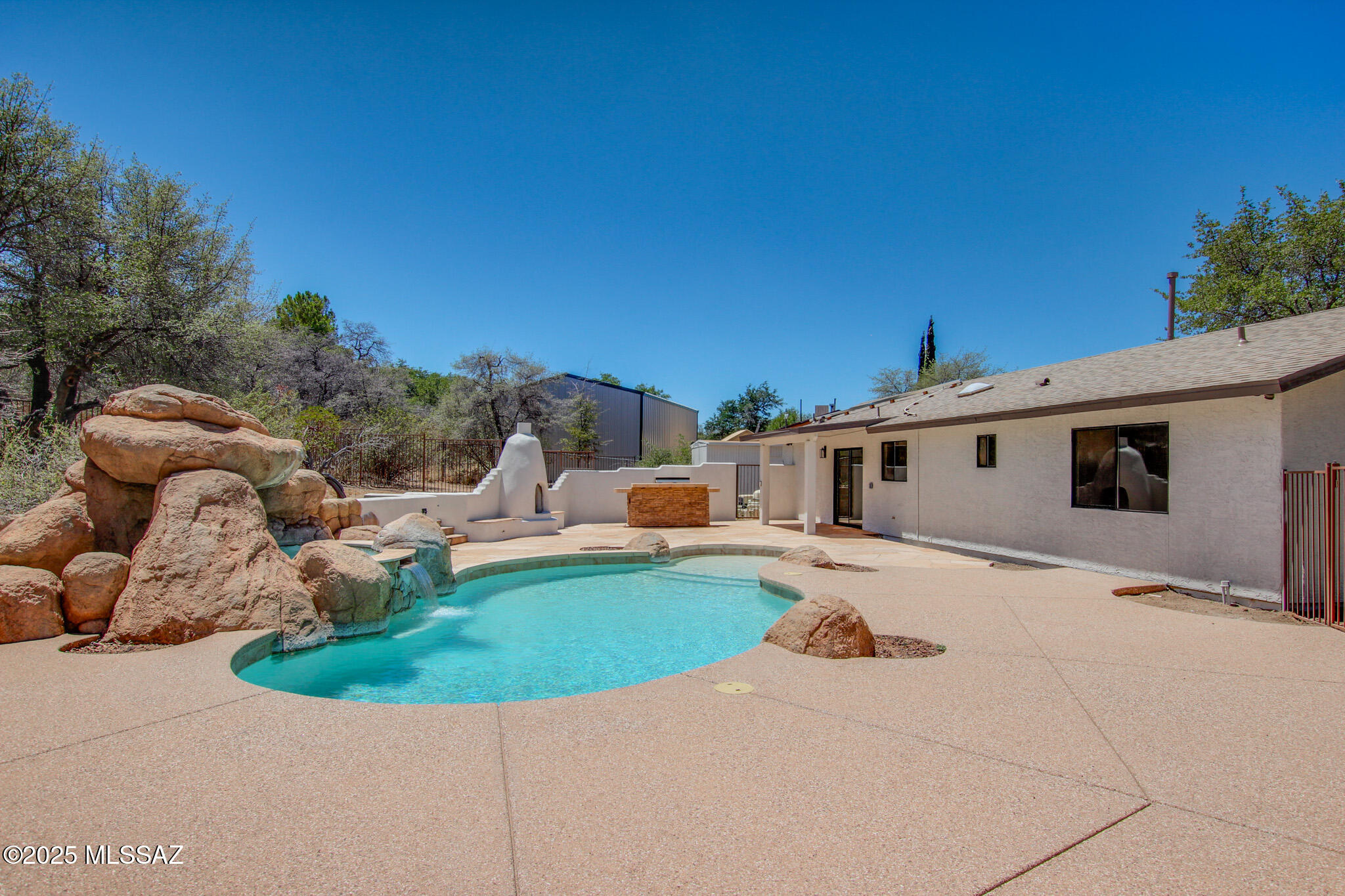 320 N Estill Drive