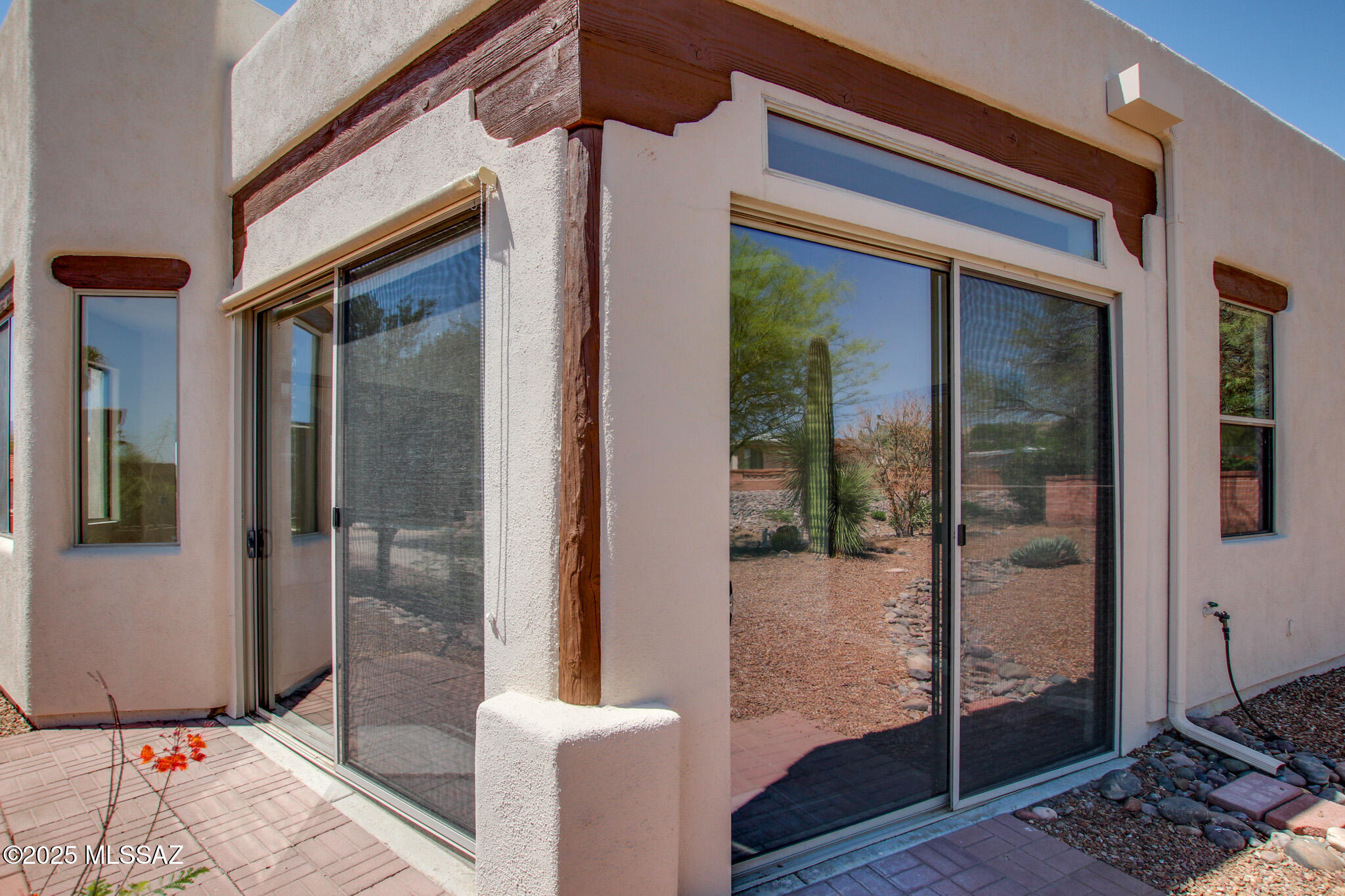 656 W Rio Moctezuma
