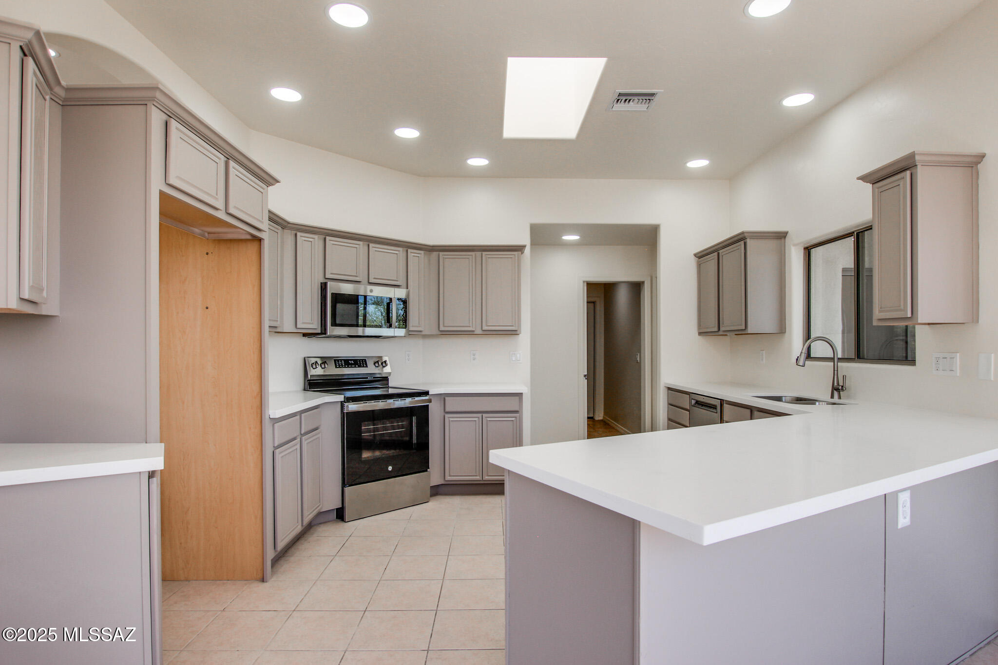 656 W Rio Moctezuma