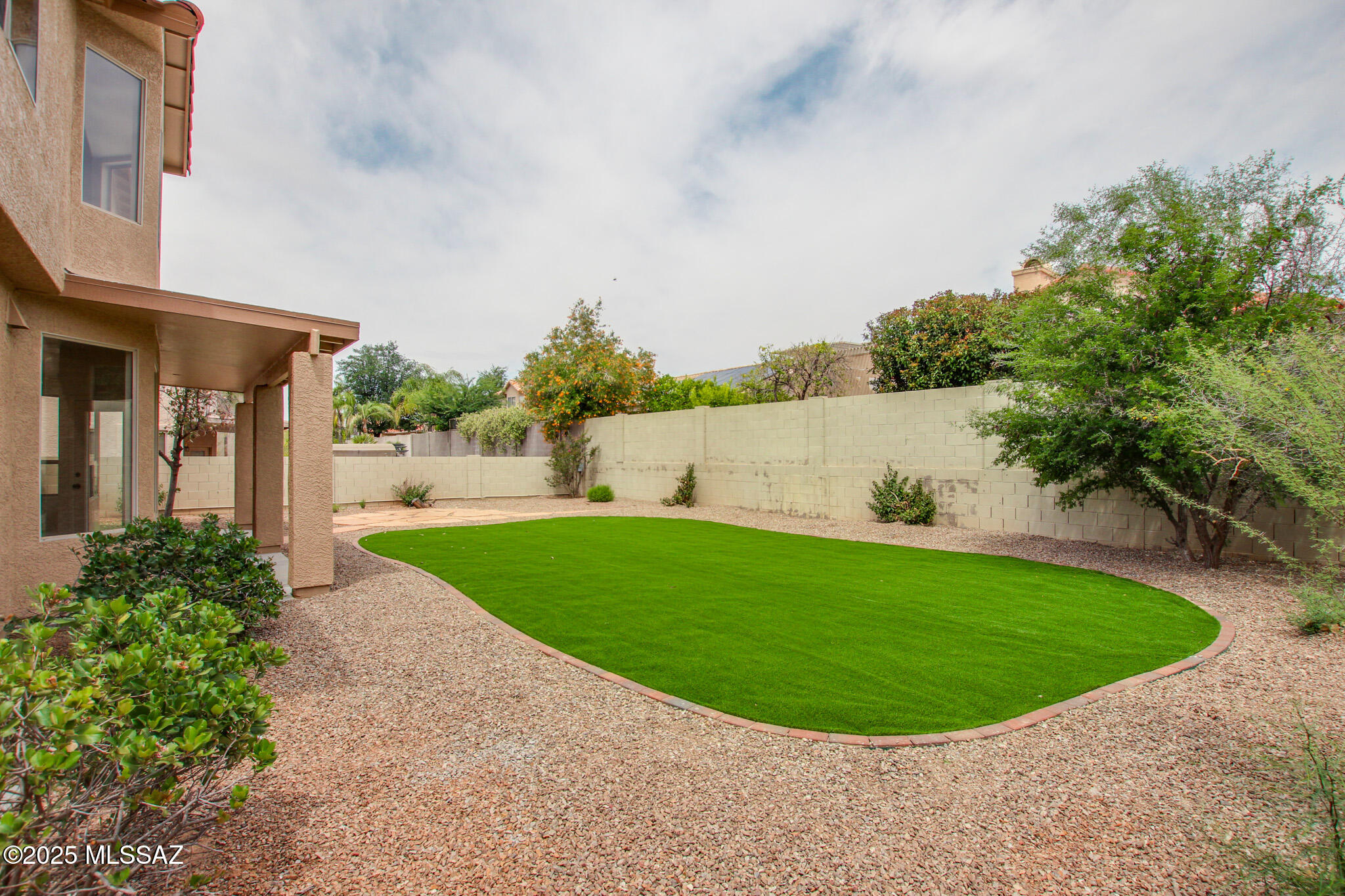 1994 W Golden Rose Place