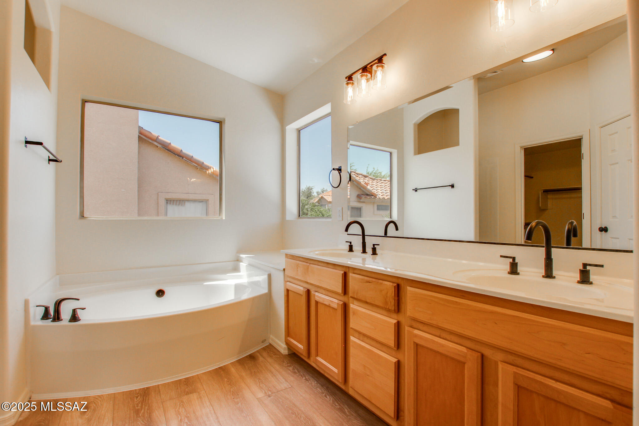 1994 W Golden Rose Place