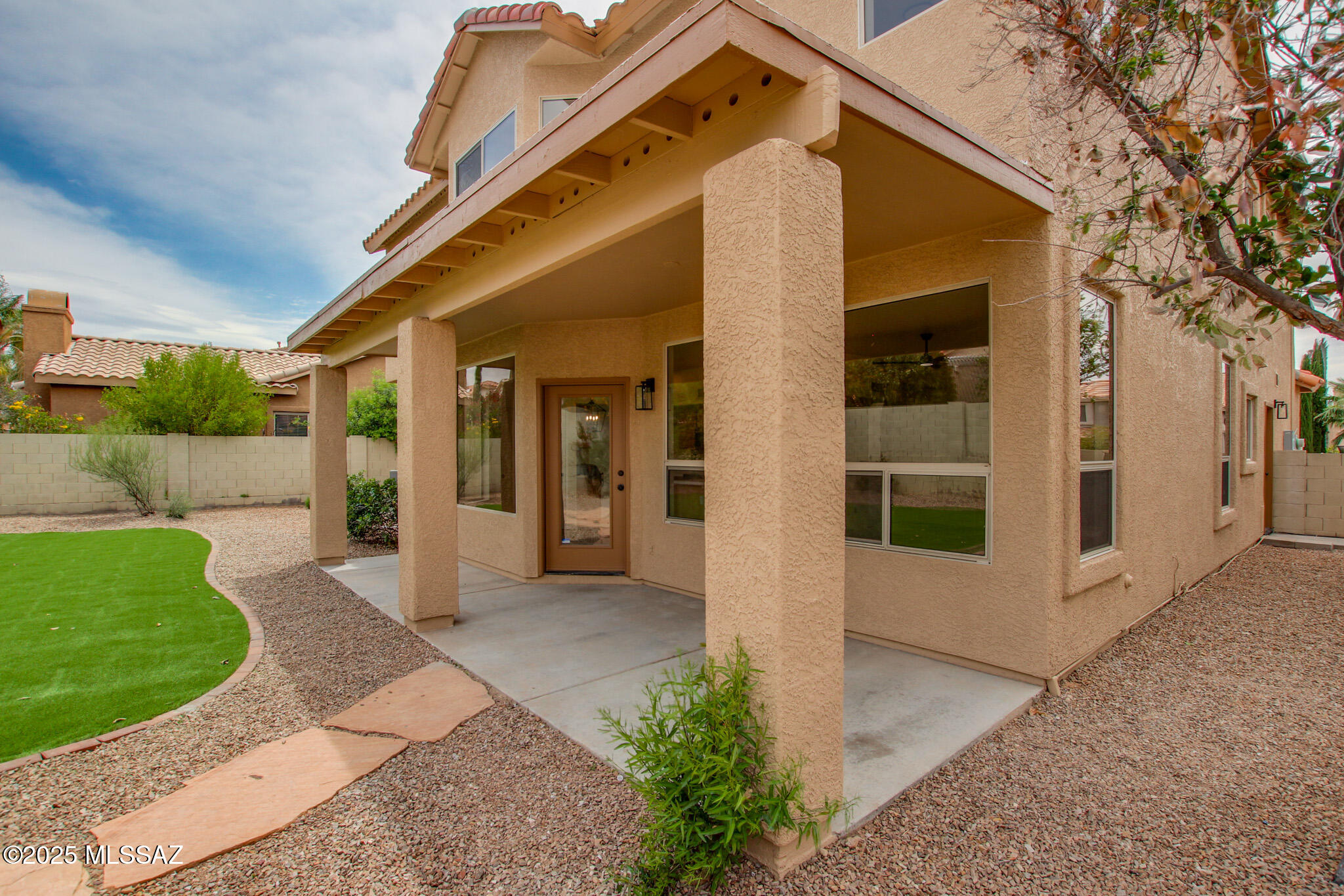 1994 W Golden Rose Place