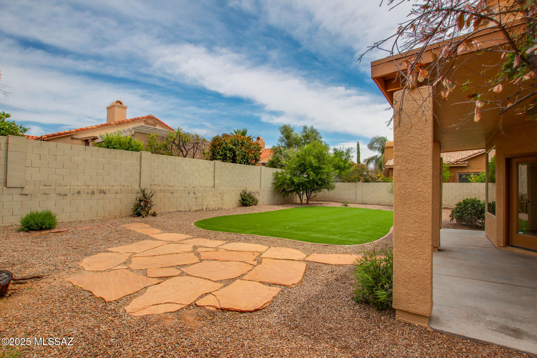 1994 W Golden Rose Place