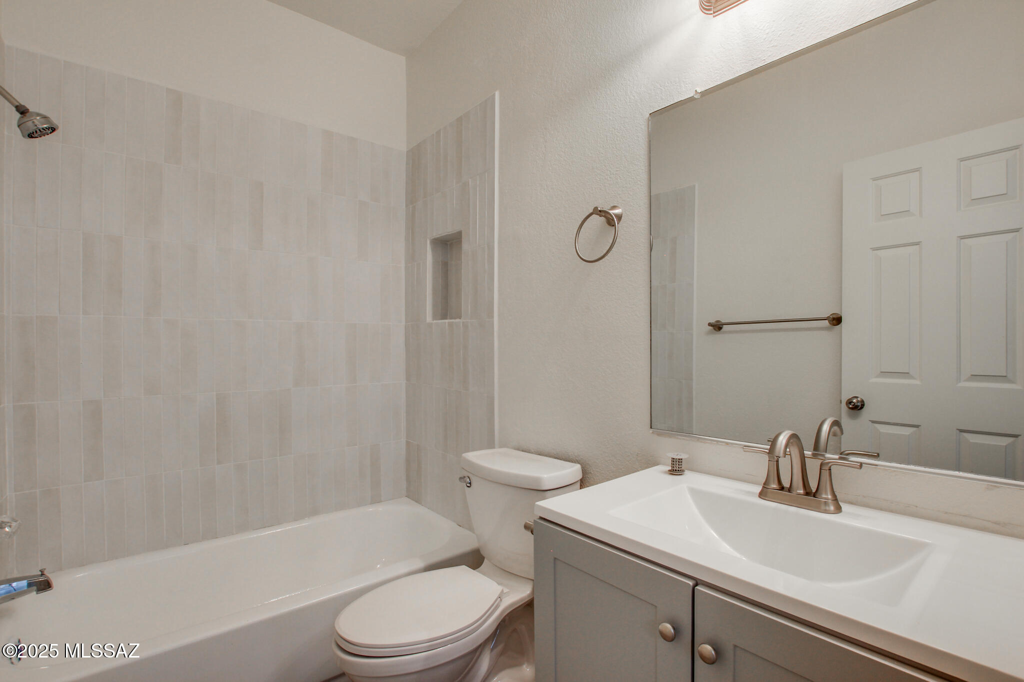 6655 N Canyon Crest Drive Unit: 15105