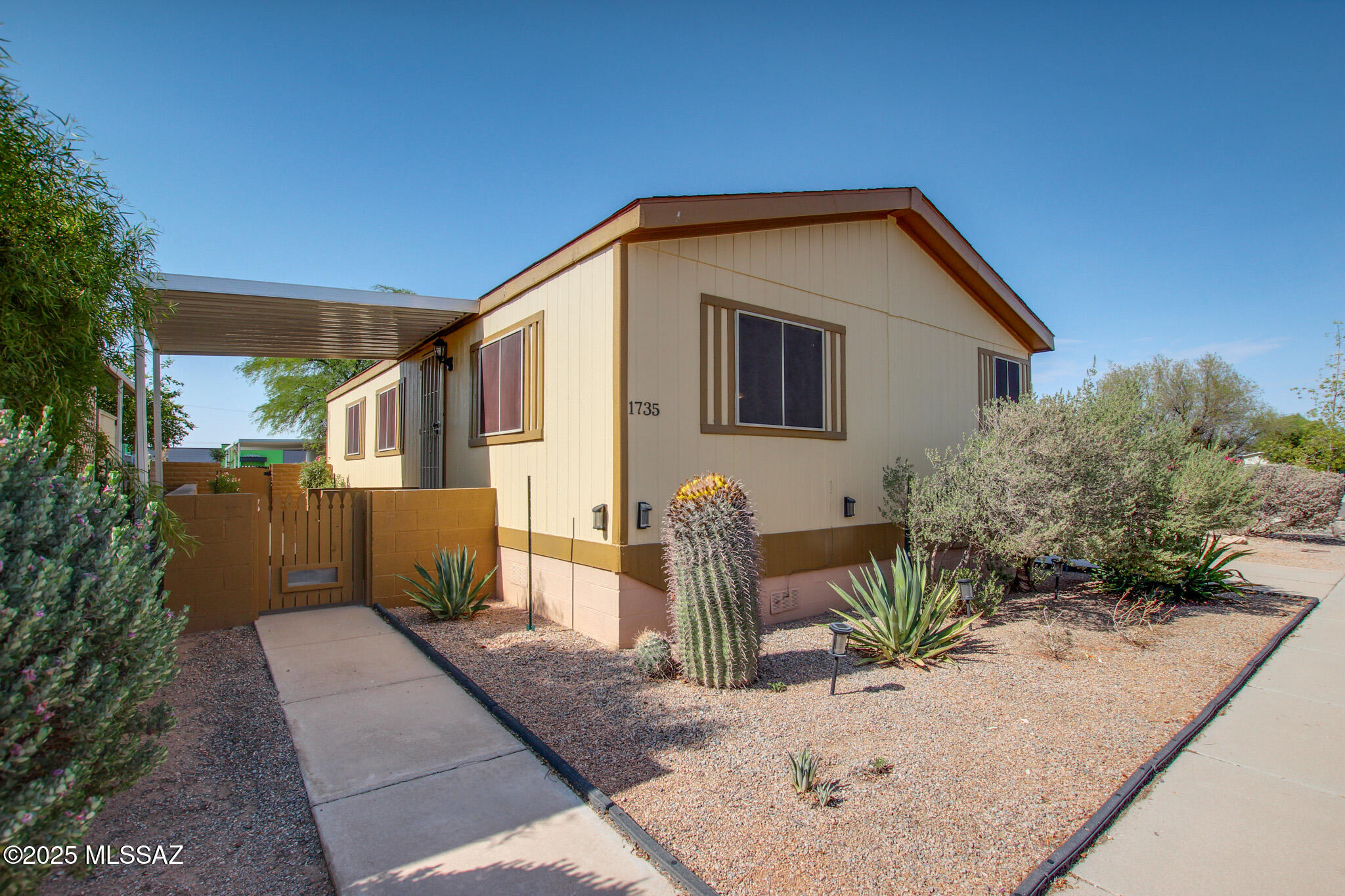 1735 W Seabrooke Drive