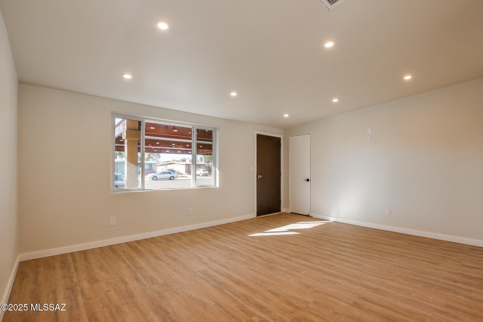 2126 W Calle Fortunado