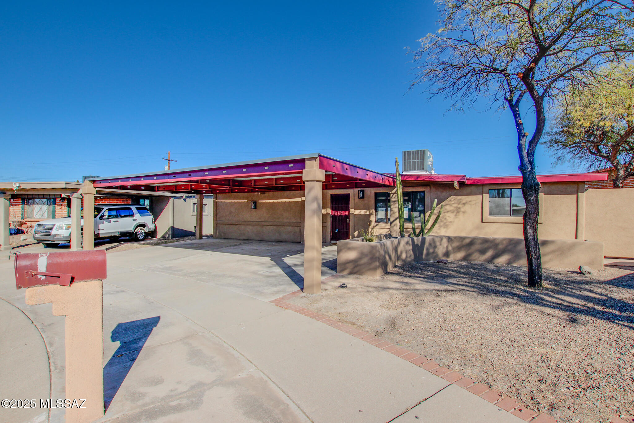 2126 W Calle Fortunado