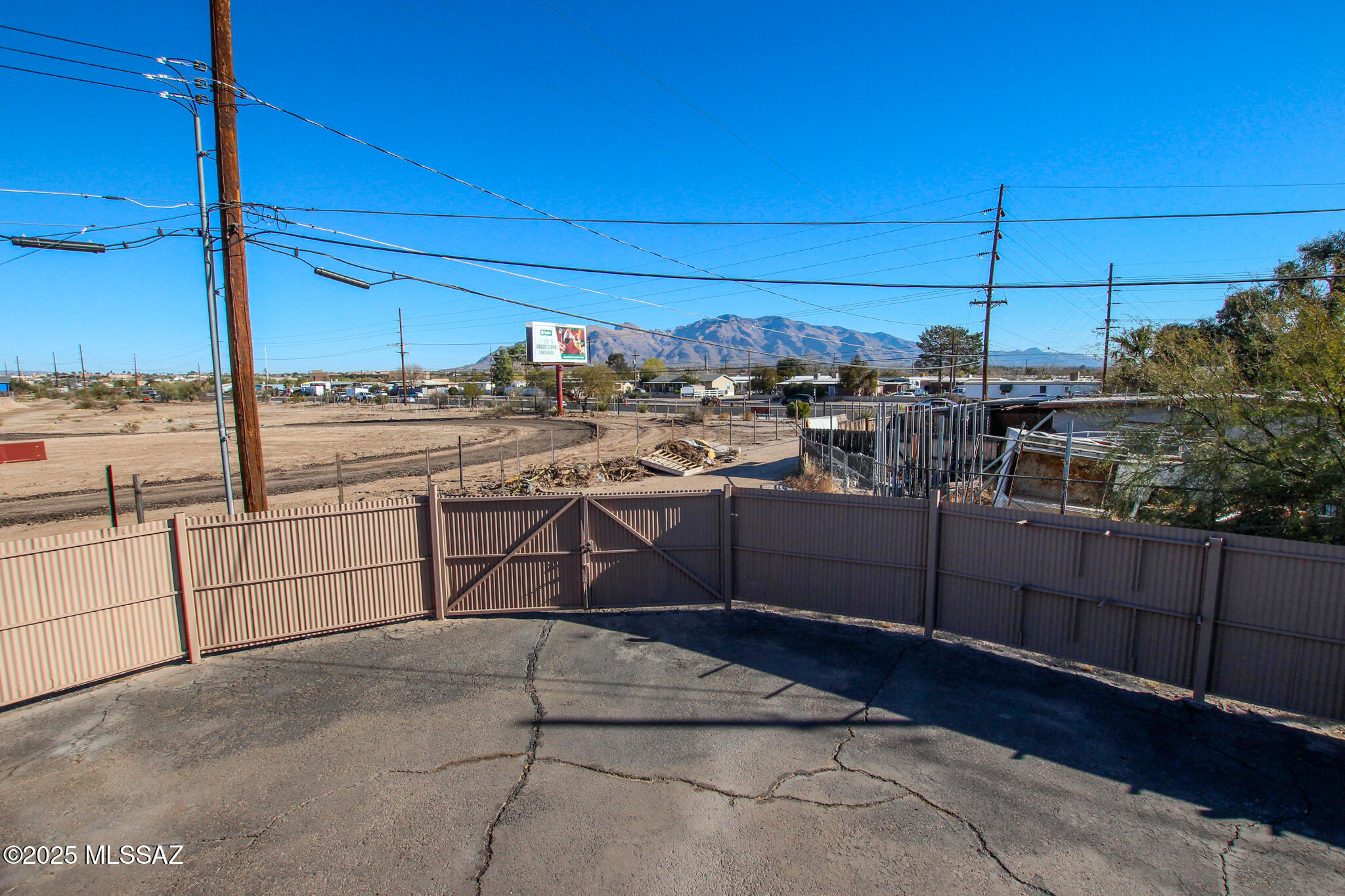 2126 W Calle Fortunado