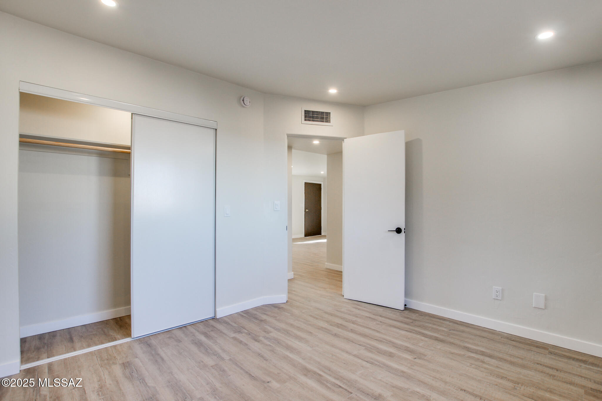 2126 W Calle Fortunado