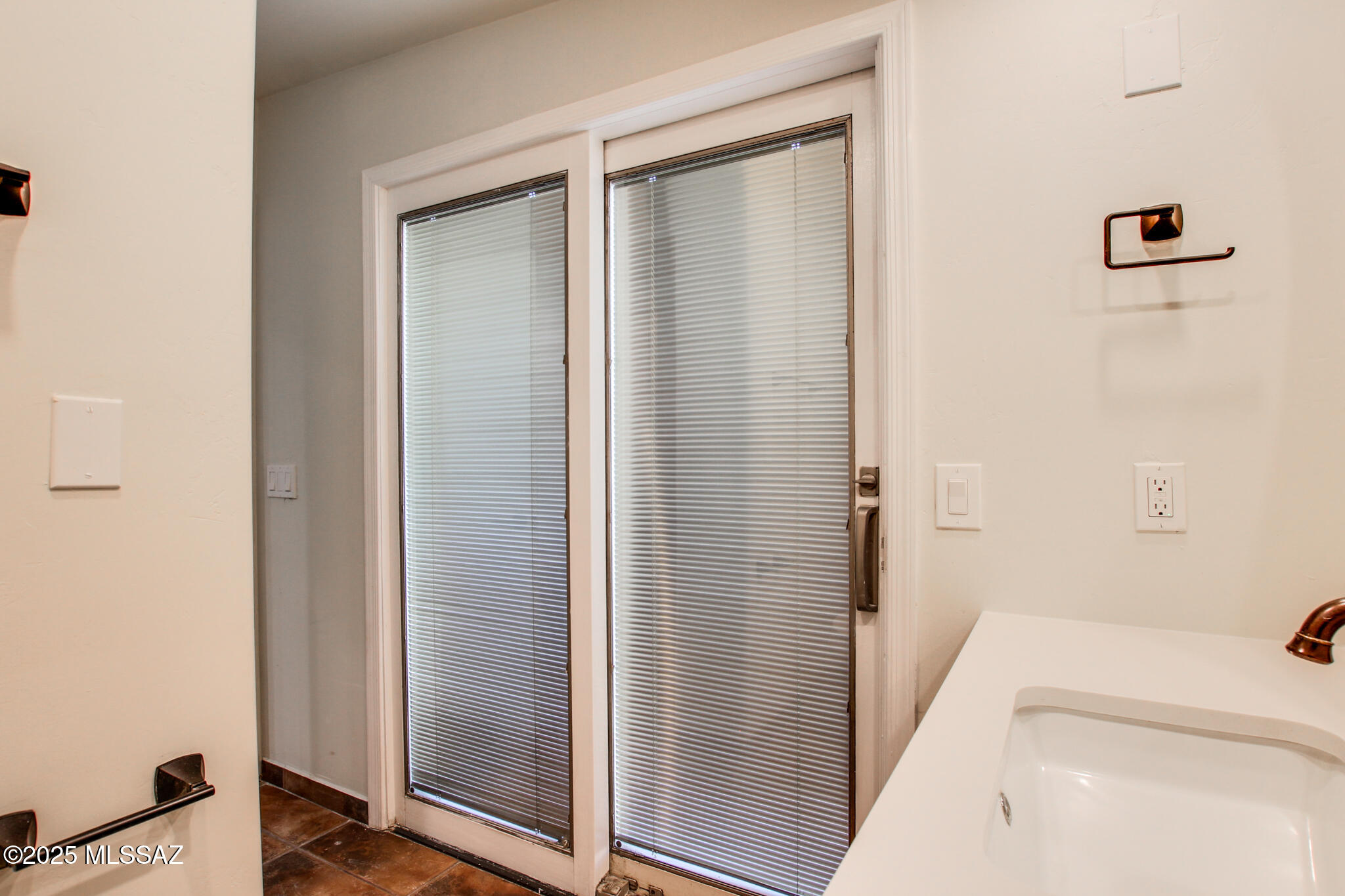 2126 W Calle Fortunado